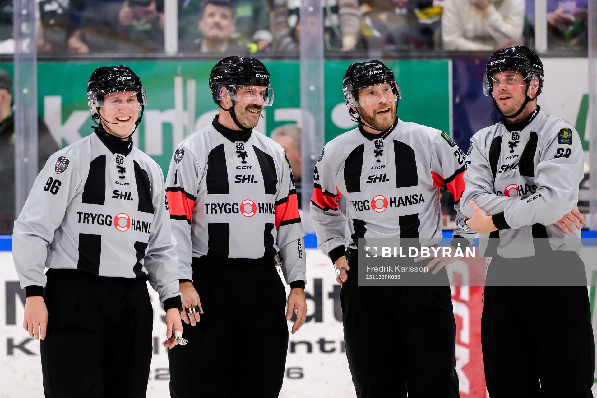linjedomare Niclas Westman, Domare Daniel Wessner Domare