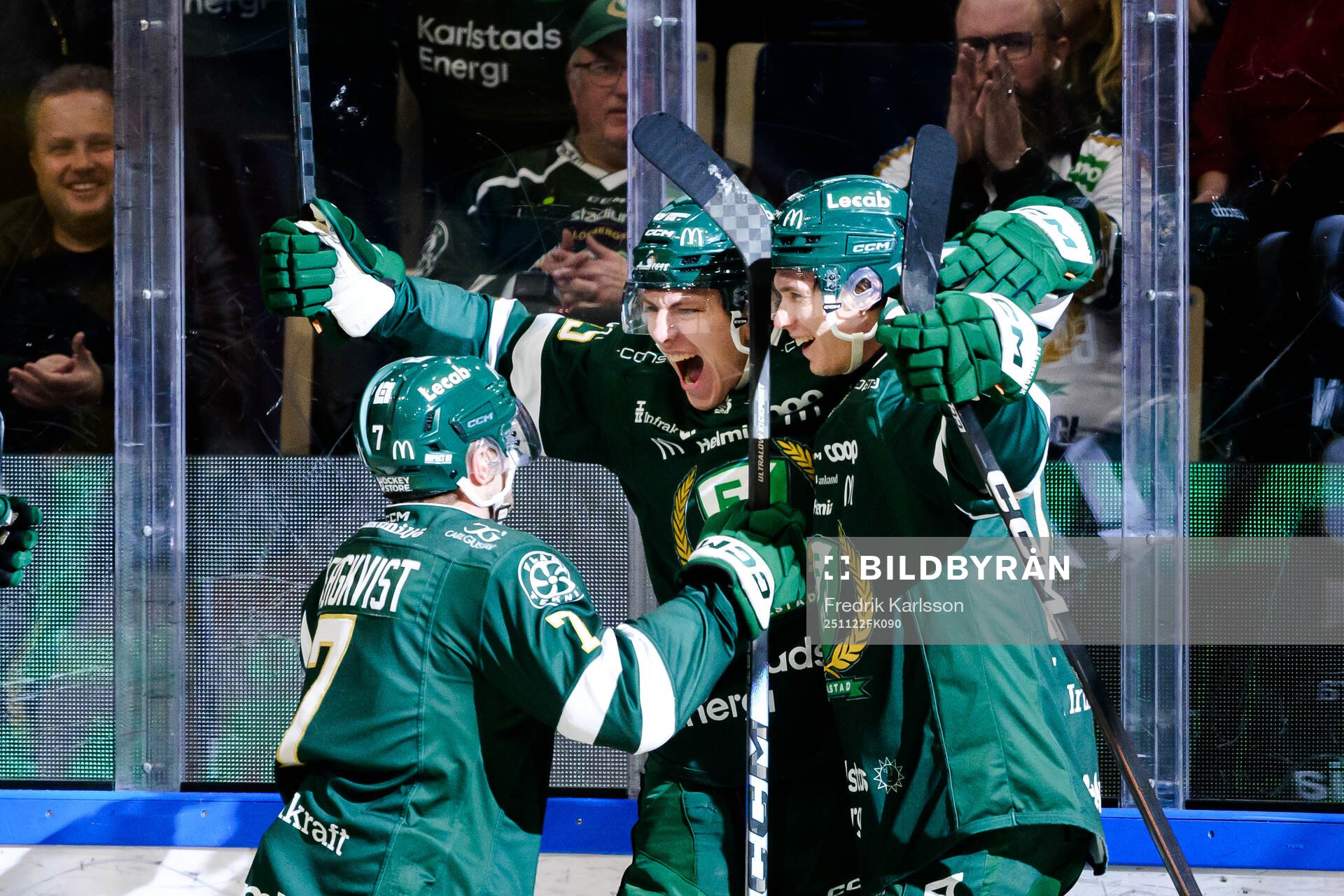 Färjestads Jack Berglund och Christoffer Jansson jublar