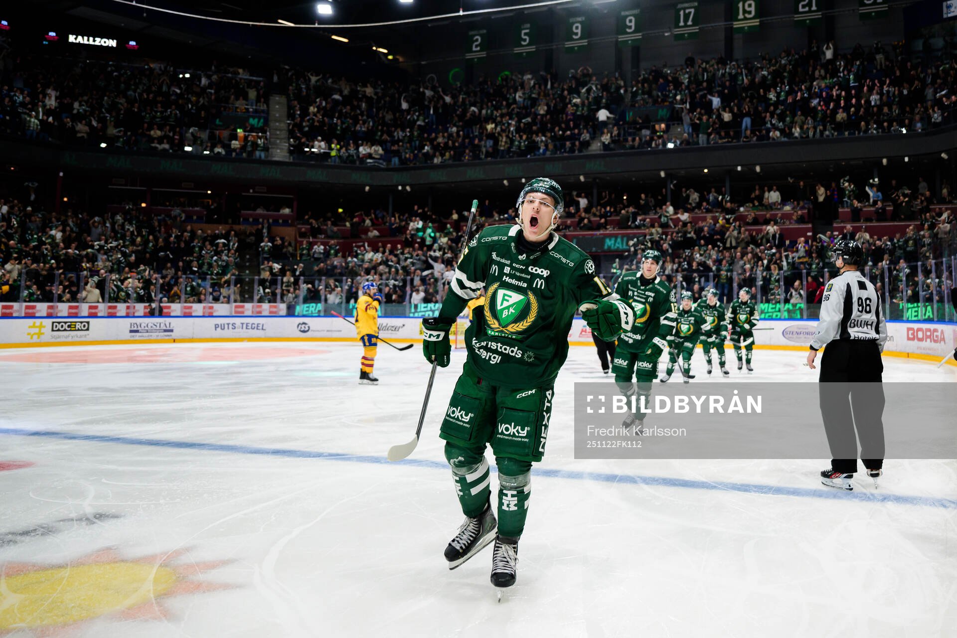 Färjestads Jack Berglund jublar