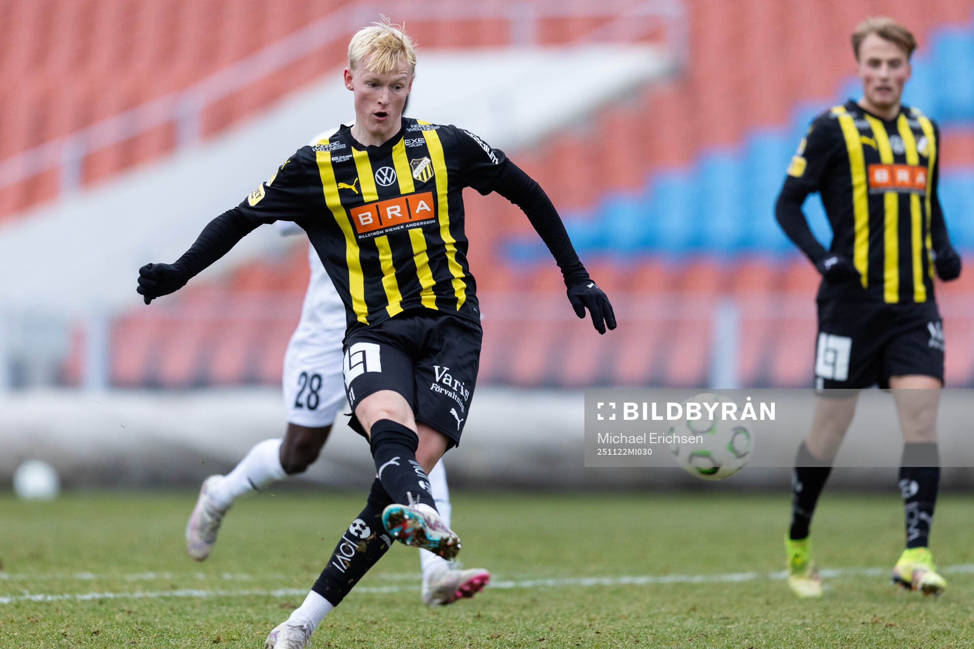 Häckens Lasse Madsen skjuter 2-0