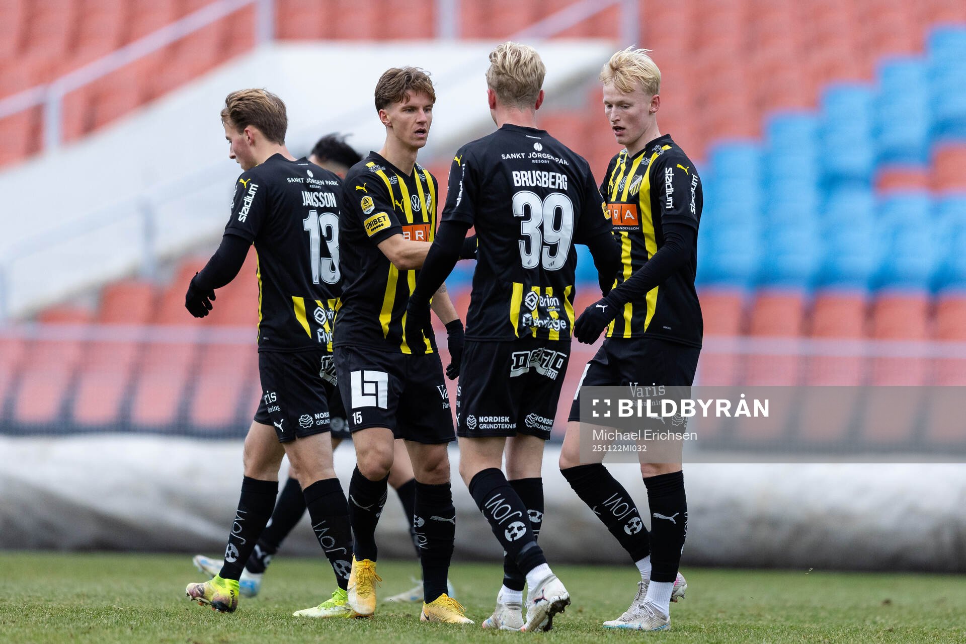 Häckens Lasse Madsen jublar