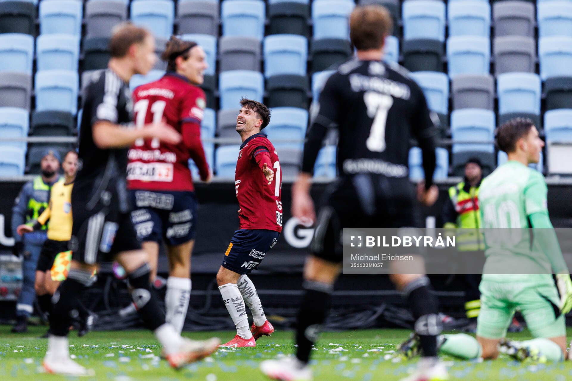 Örgrytes Daniel Paulson jublar