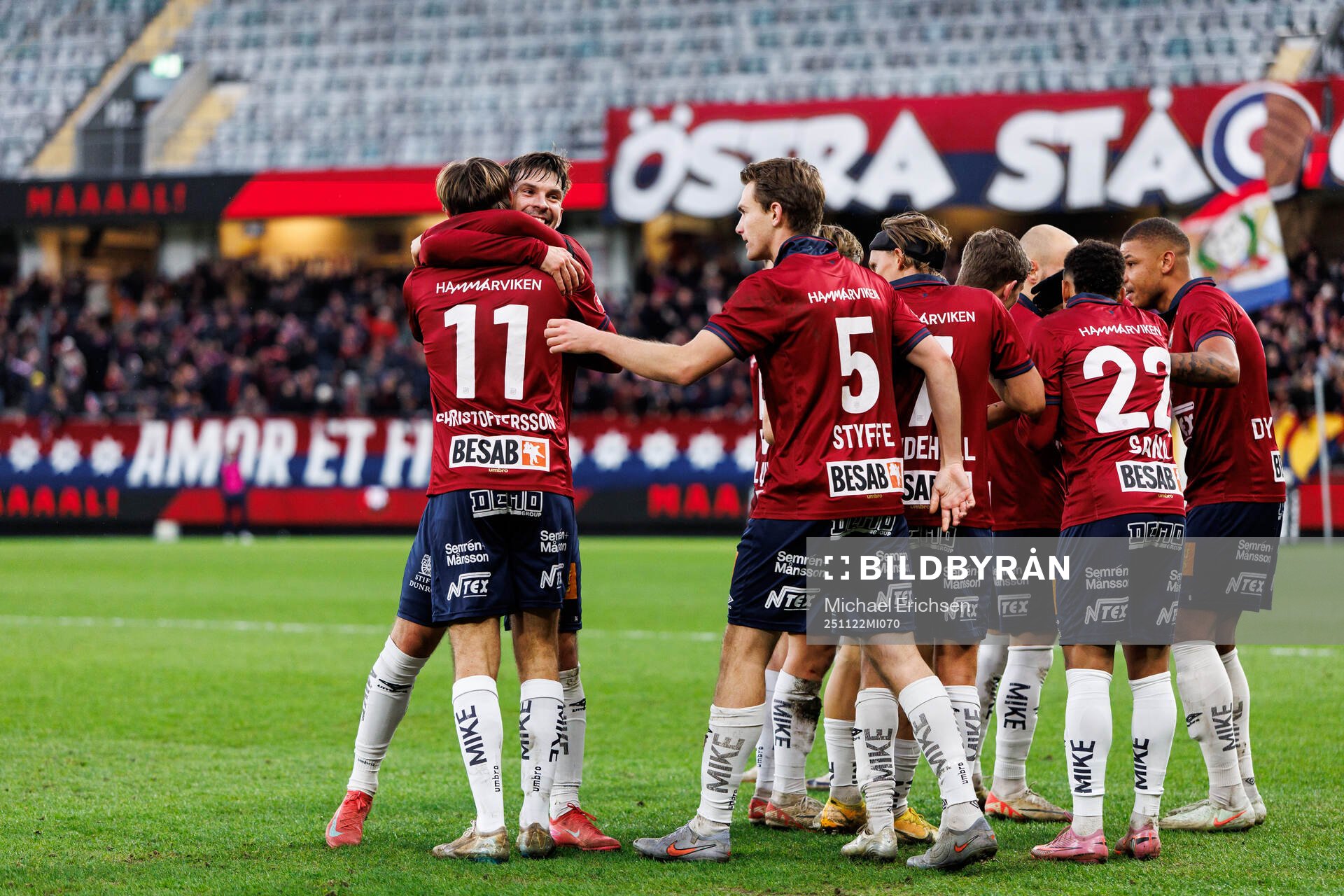 Örgrytes Noah Christoffersson jublar med lagkamrater