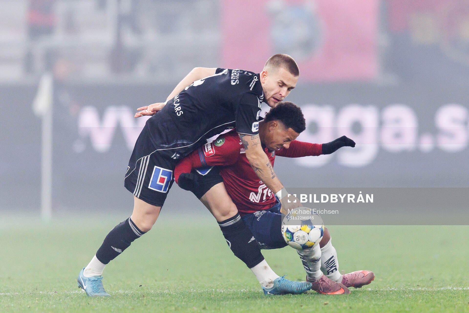IFK Norrköpings Amadeus Sögaard och Örgrytes Tobias Sana