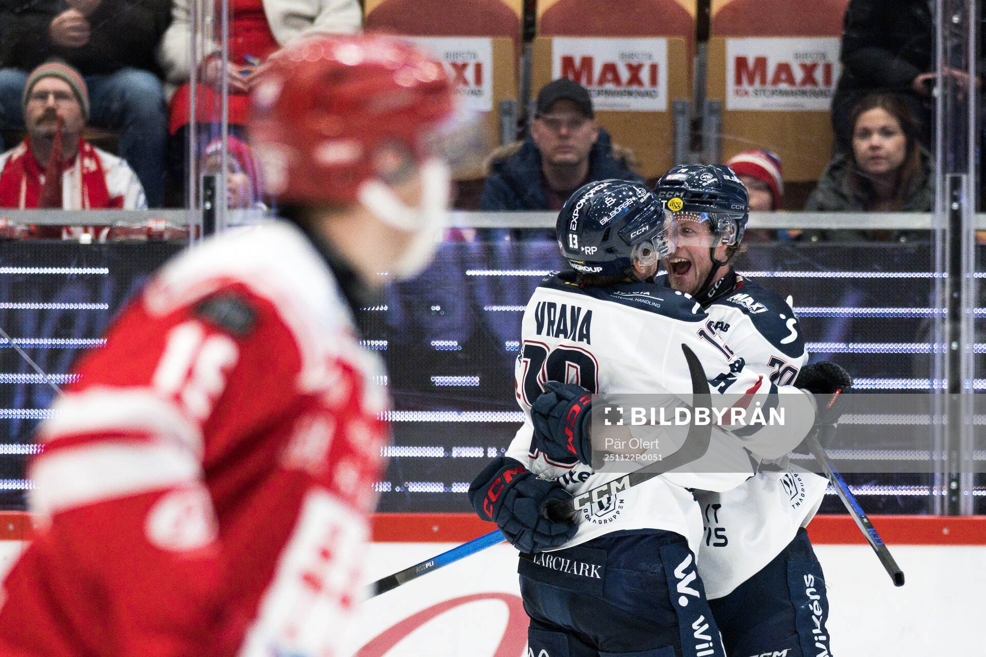 Linköpings Fredrik Karlström och Jakub Vrana jublar