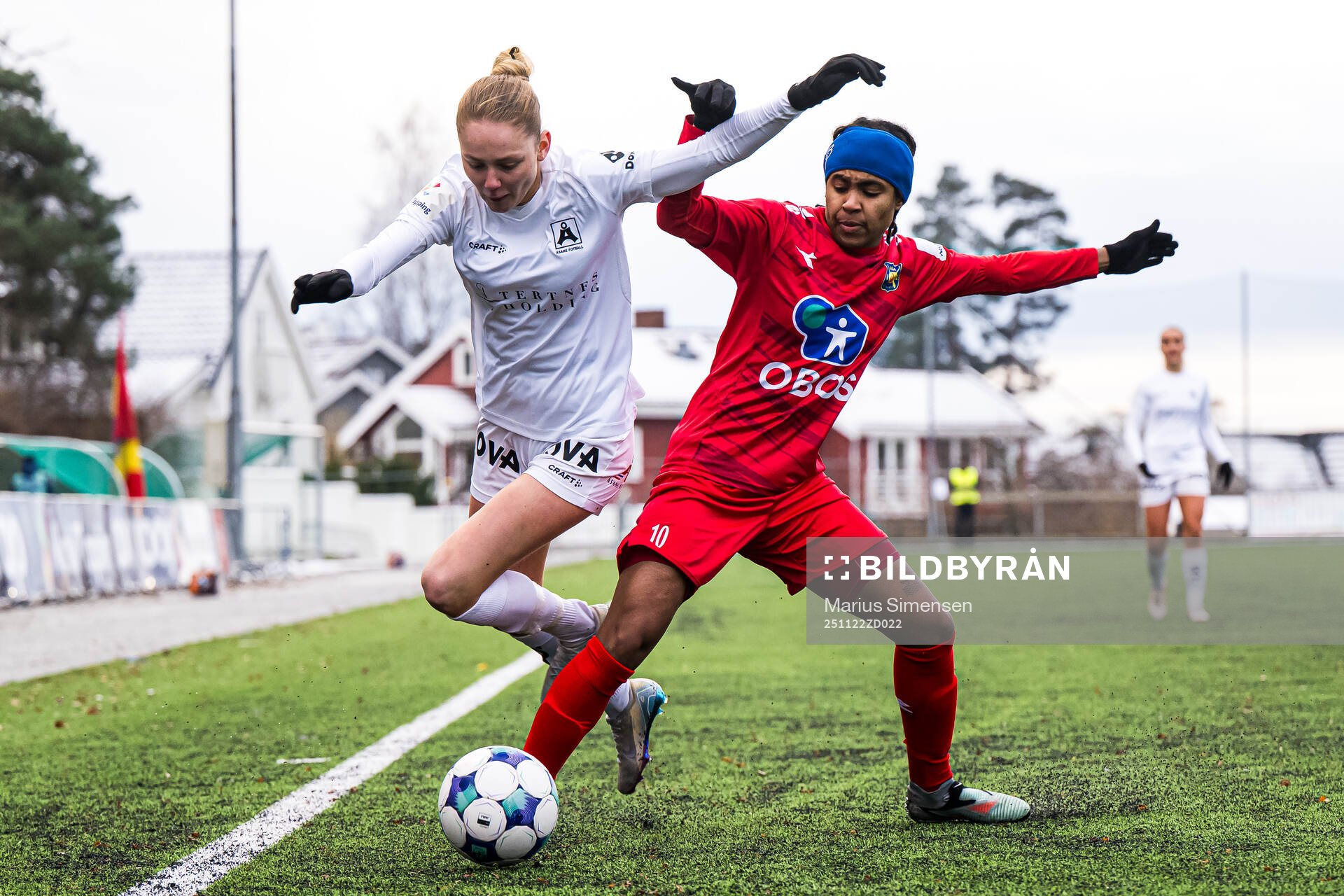 Norun Skjeldal of Åsane and Ochelle Anya de Courcy of Røa