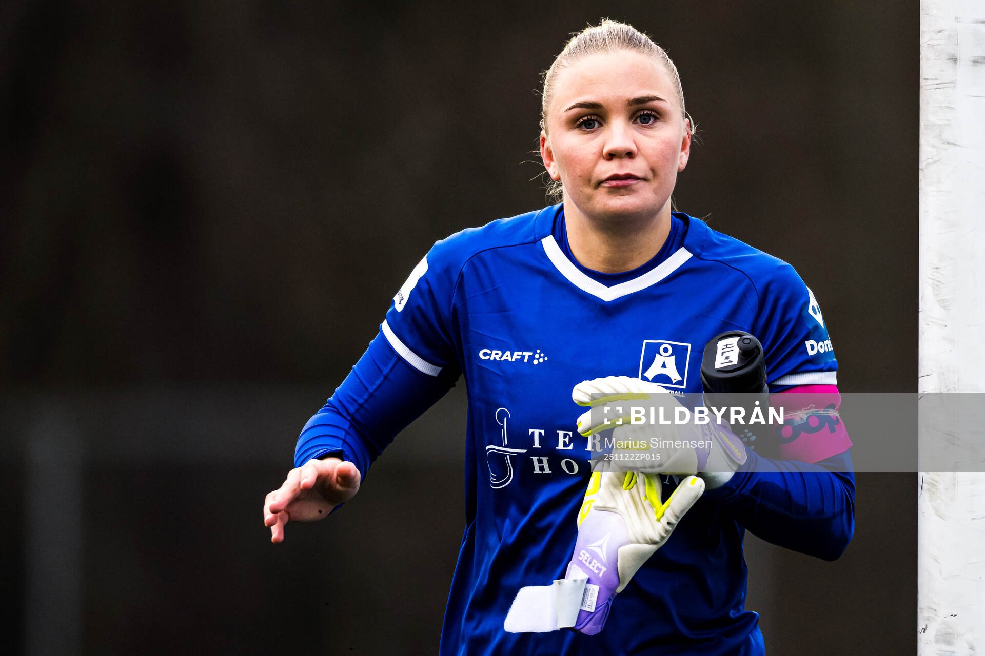 Goalkeeper Hanne Larsen of Åsane
