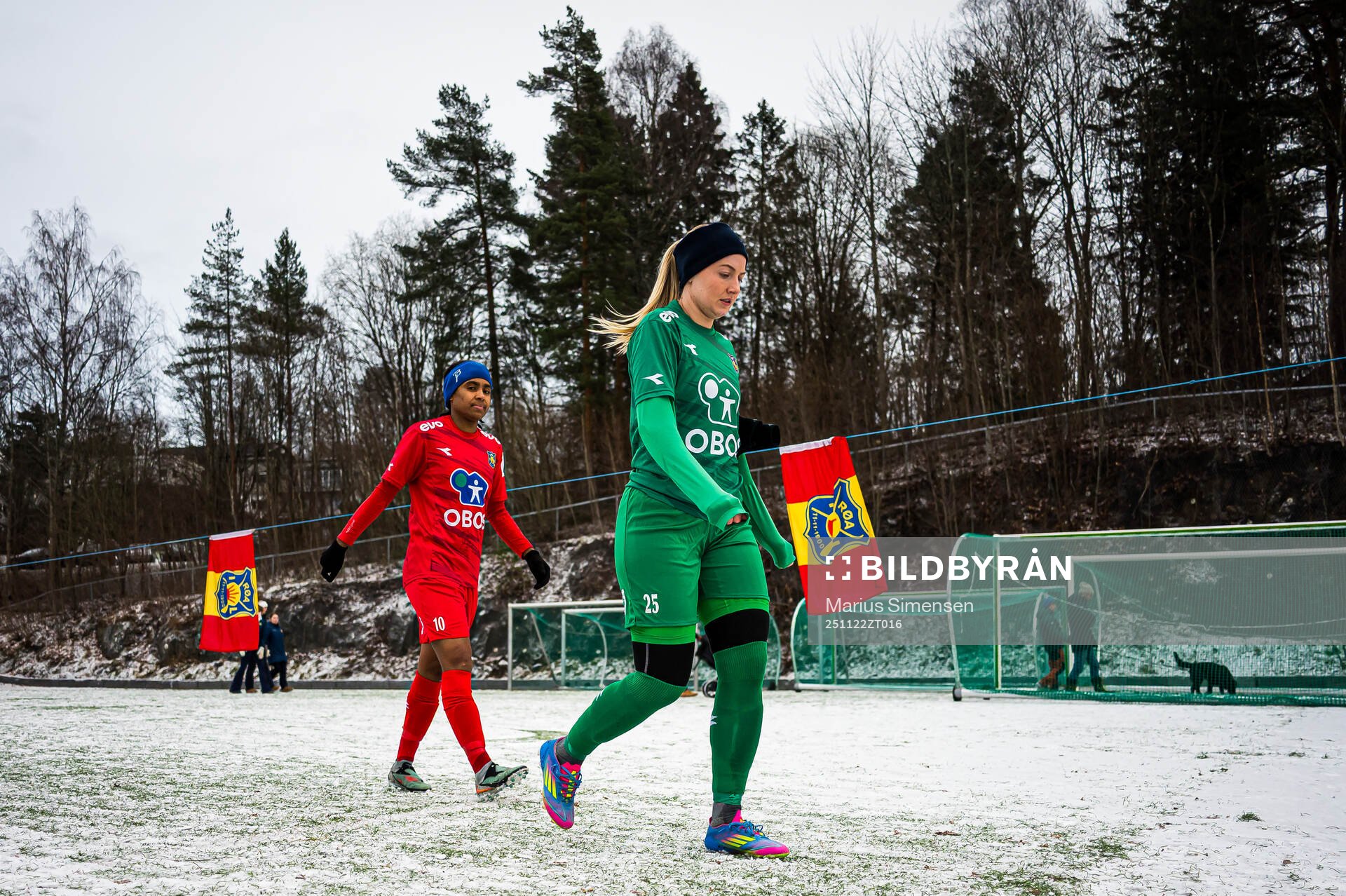 Ochelle Anya de Courcy and goalkeeper Hildegunn Sævik of