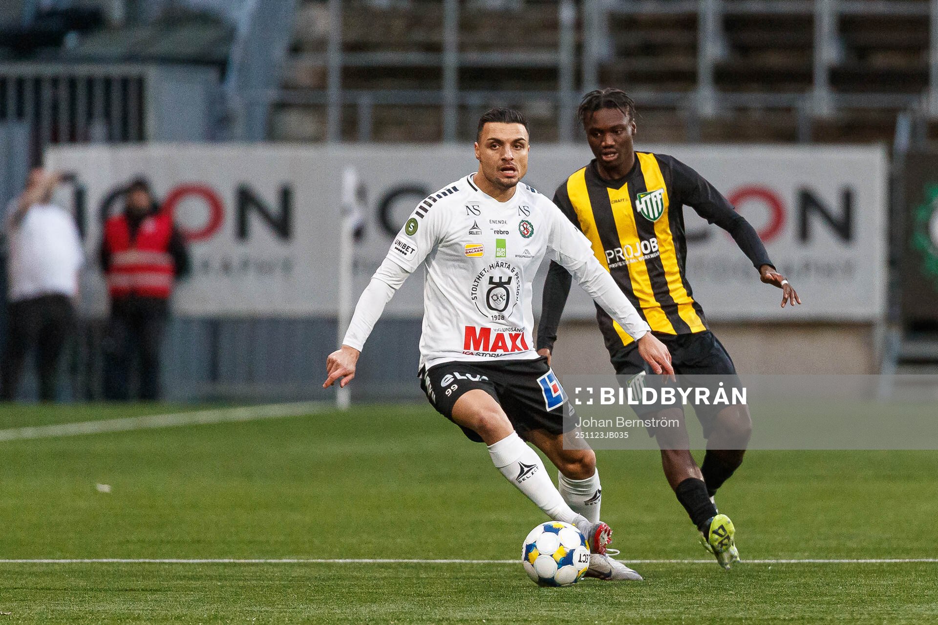 Örebros Ahmed Yasin och Hammarby TFFs Essayas