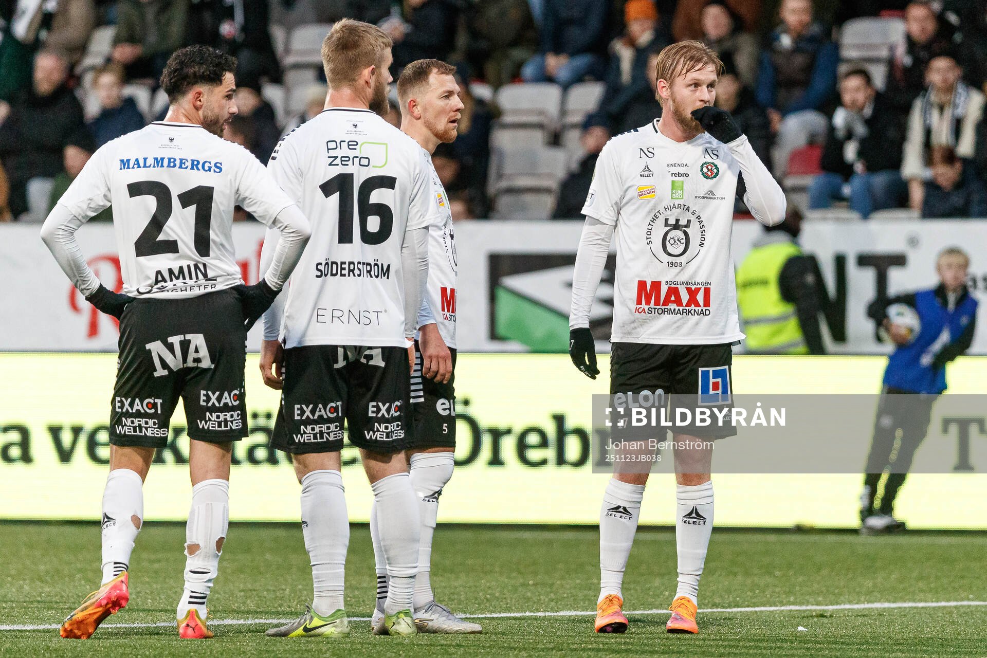 Örebros Karl Holmberg reagerarunder fotbollsmatchen i