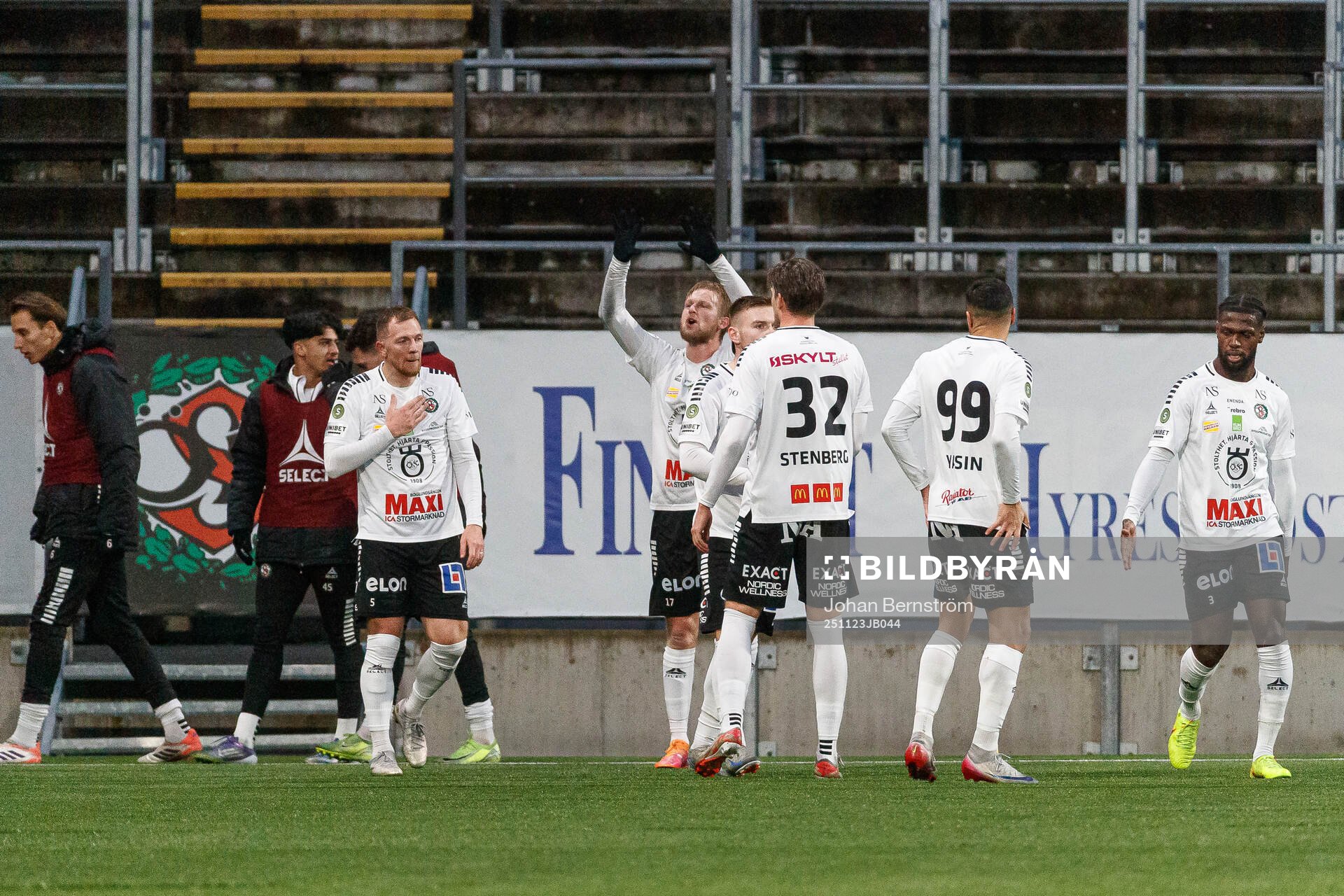 Örebros Karl Holmberg jublar