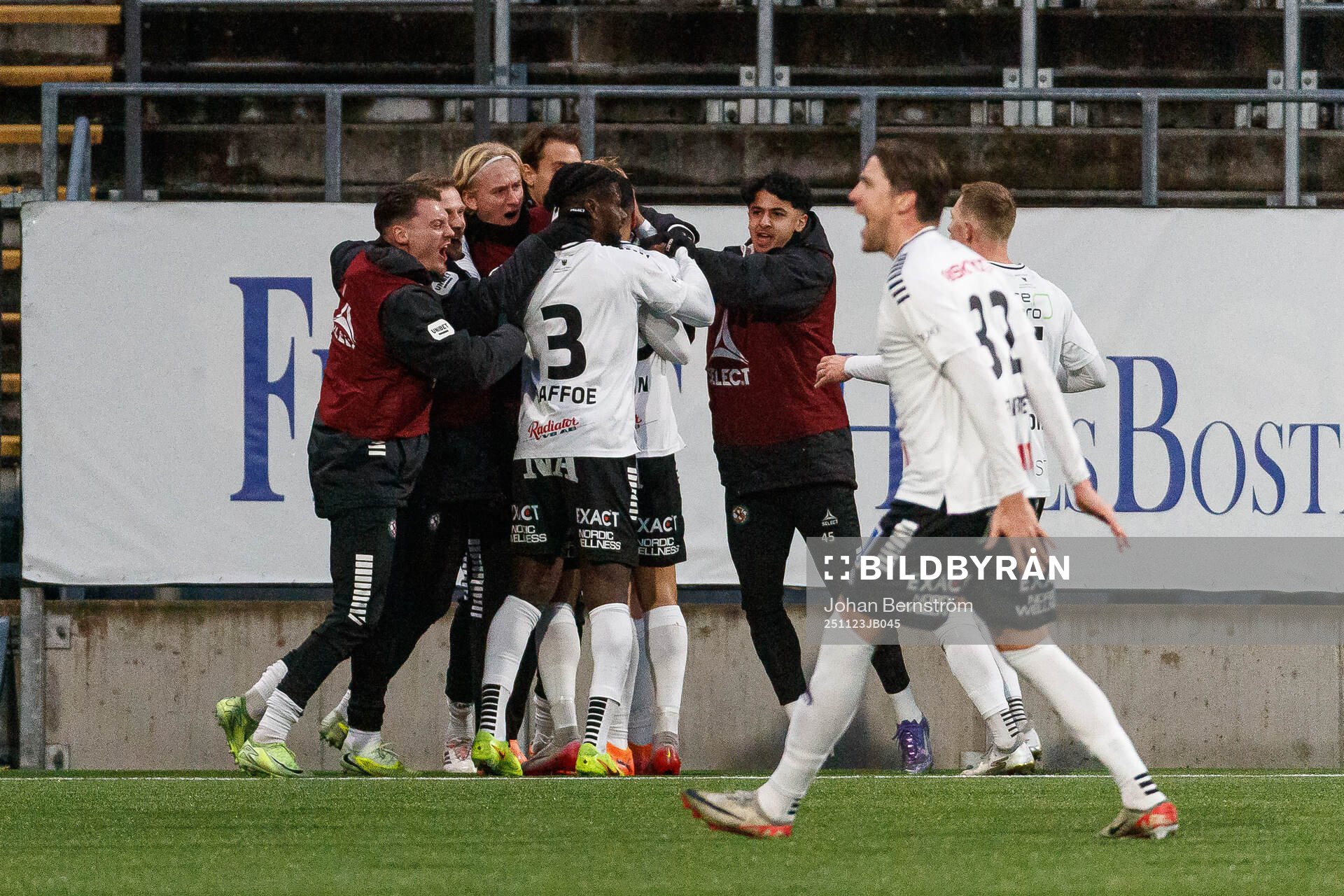Örebros Karl Holmberg jublar