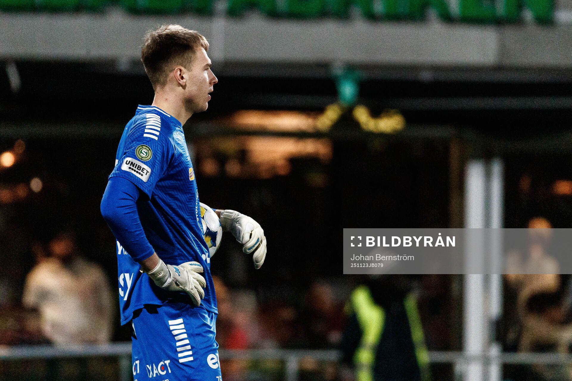 Örebros målvakt Jakub Ojrzynski deppar