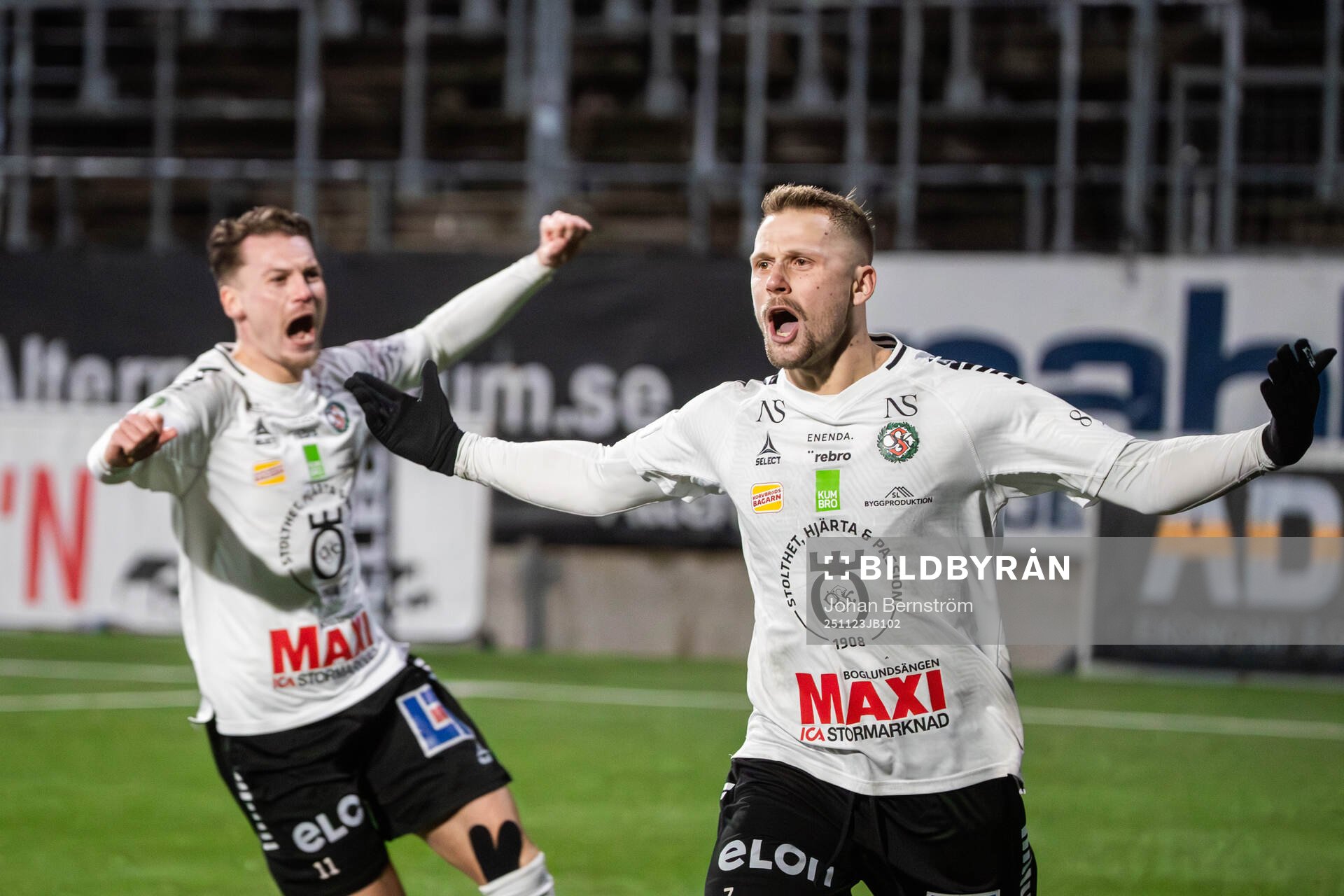 Örebros Erik Andersson jublar