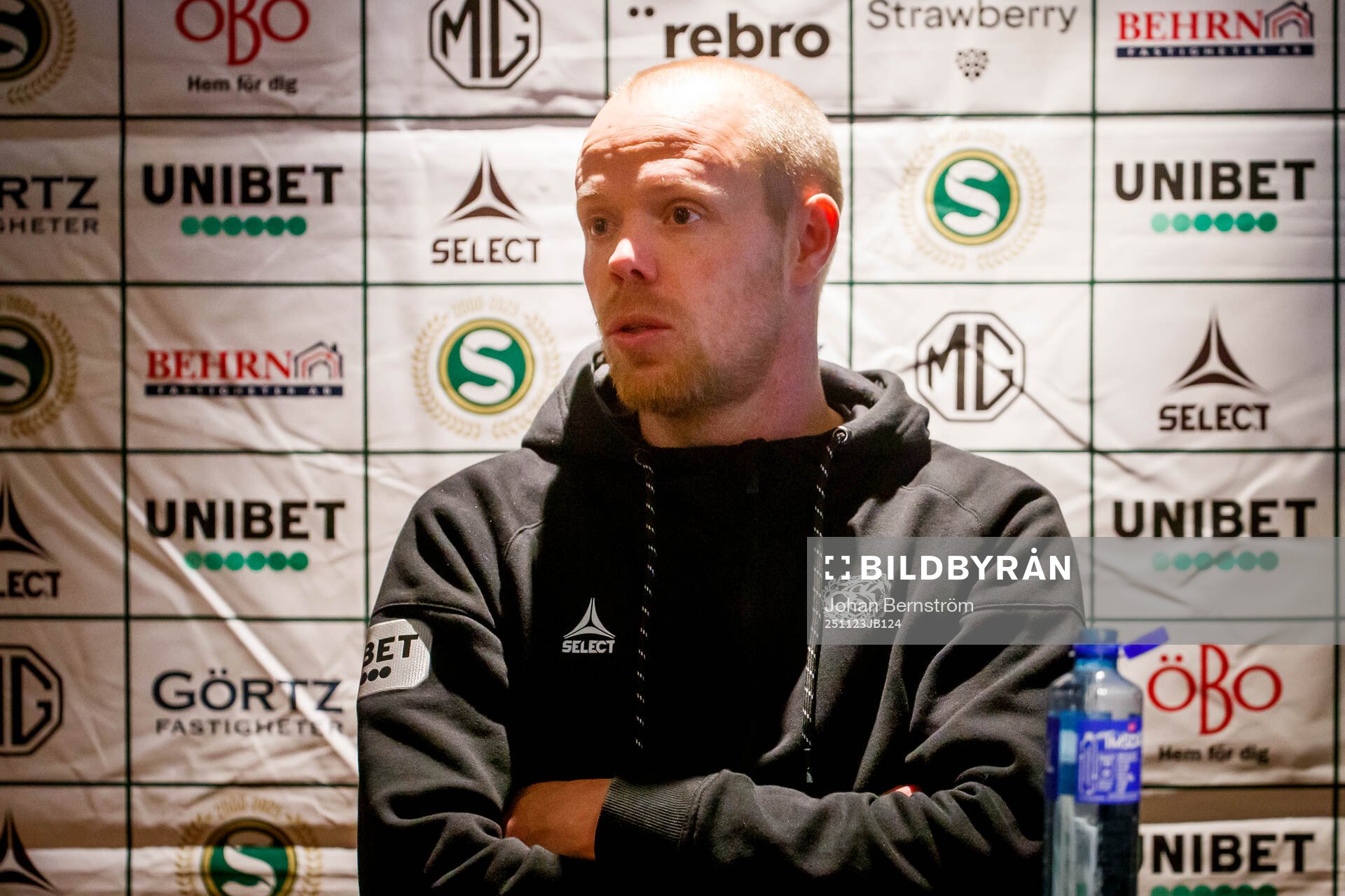 Örebros tränare Patrik Haginge på presskonferensen