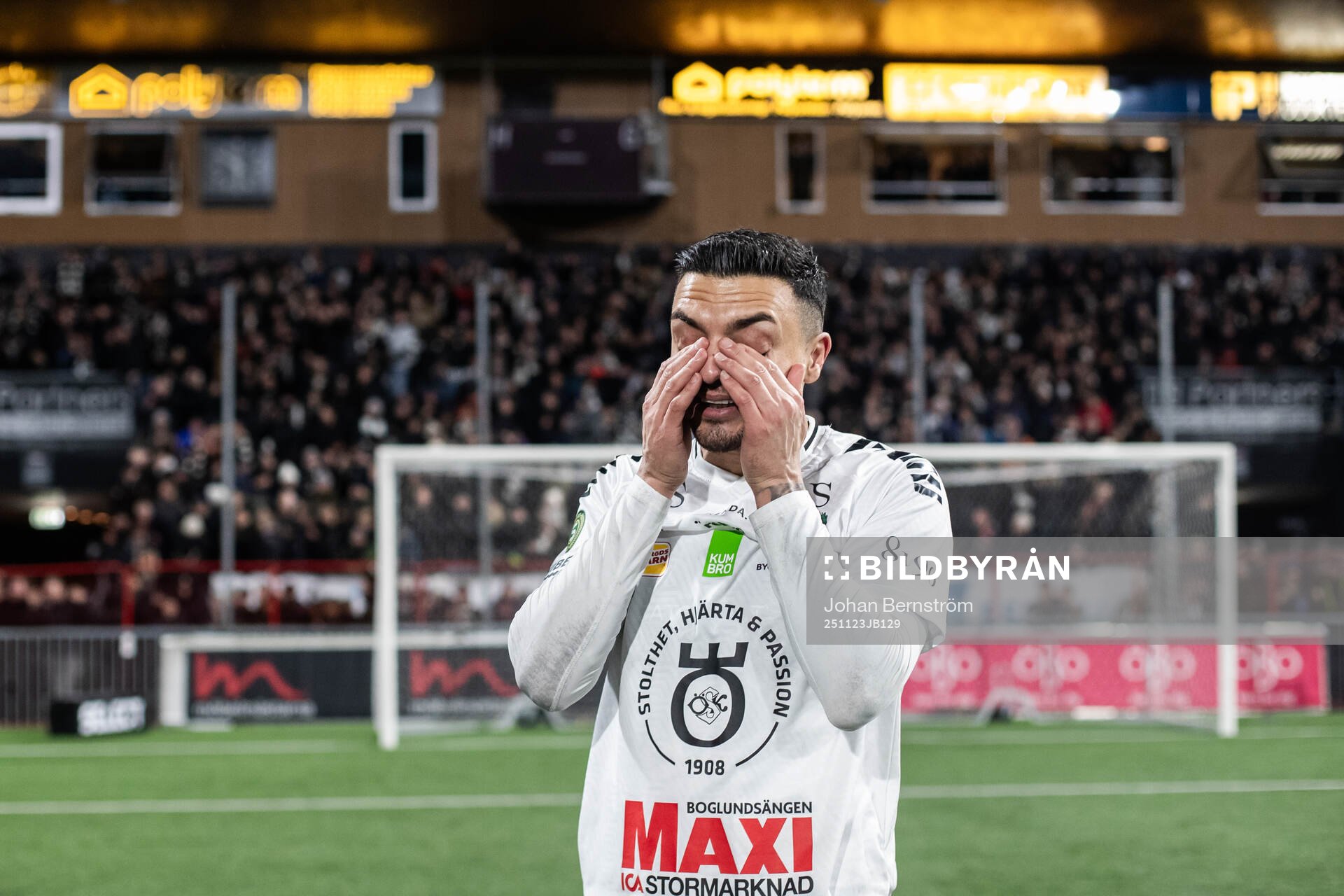 Örebros Ahmed Yasin jublar