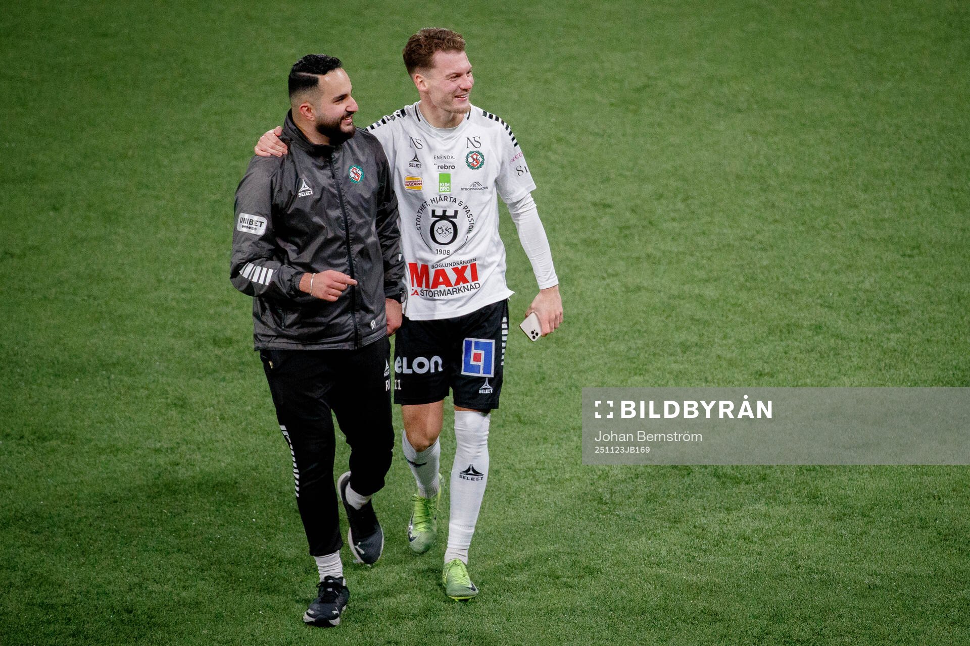 Örebros Samuel Kroon jublar