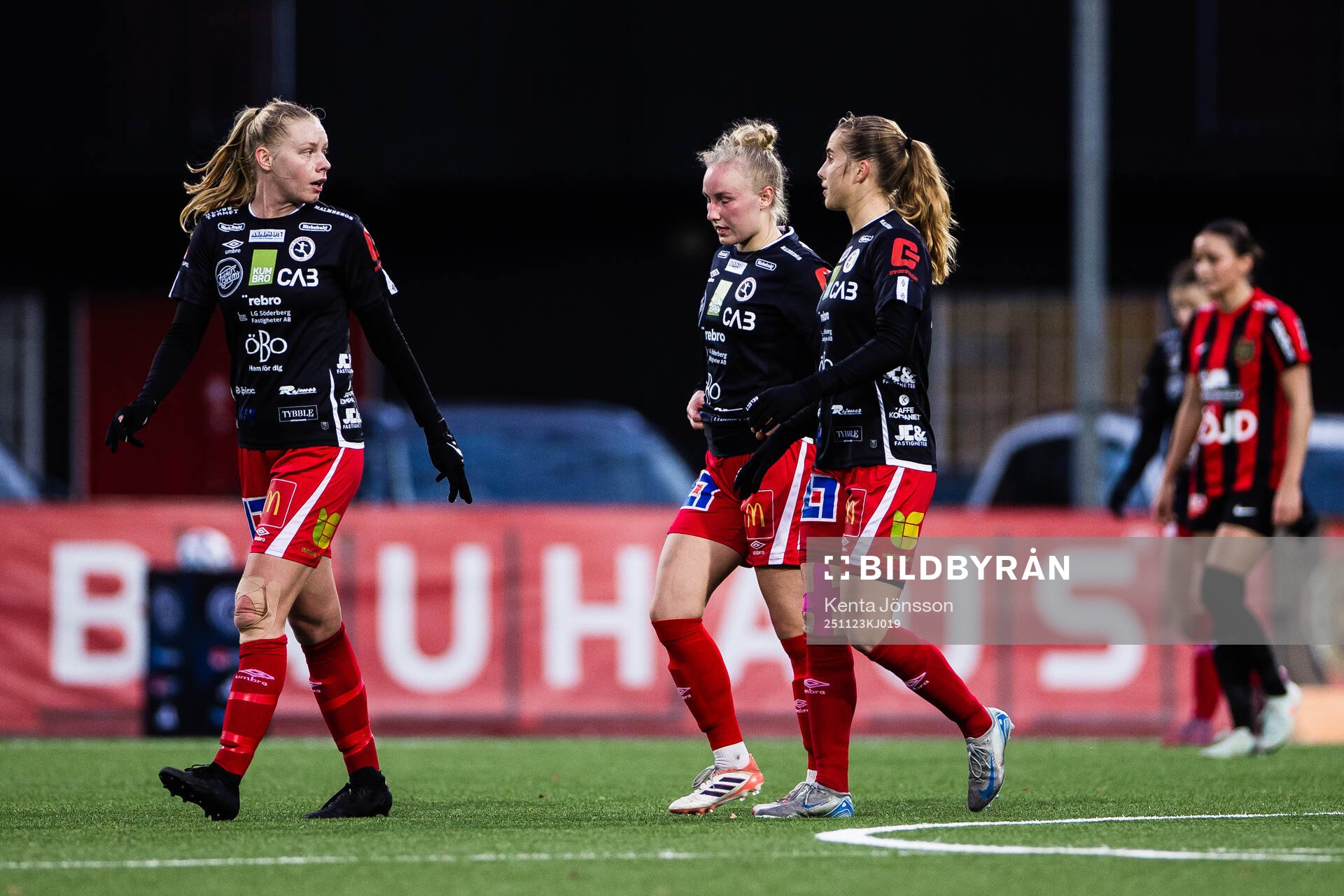 KIF Örebros Sofia Parkner, Veera Hellman och Johanna Alm