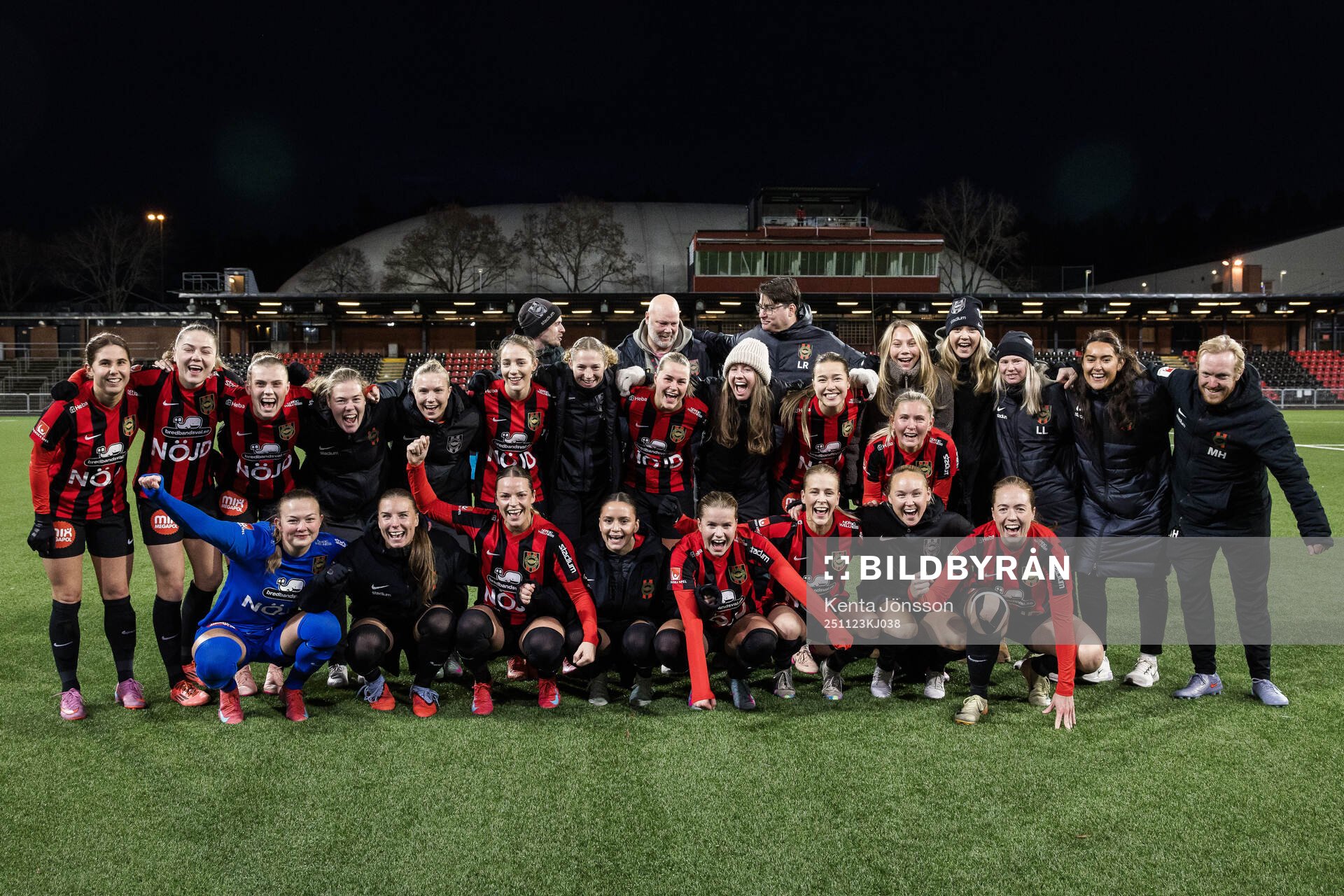 Brommapojkarnas spelare jublar