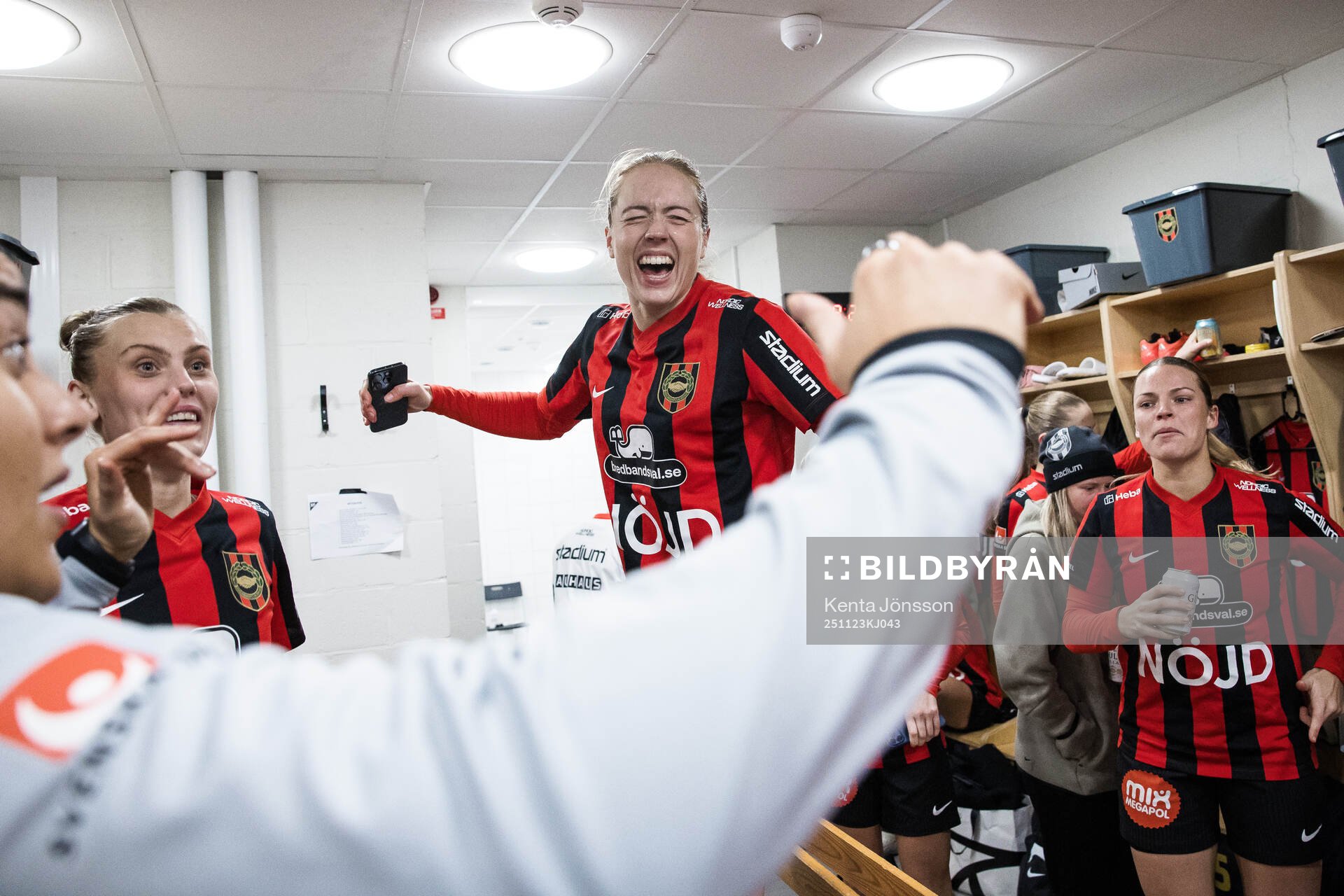 Brommapojkarnas Alice Ahlberg jublar