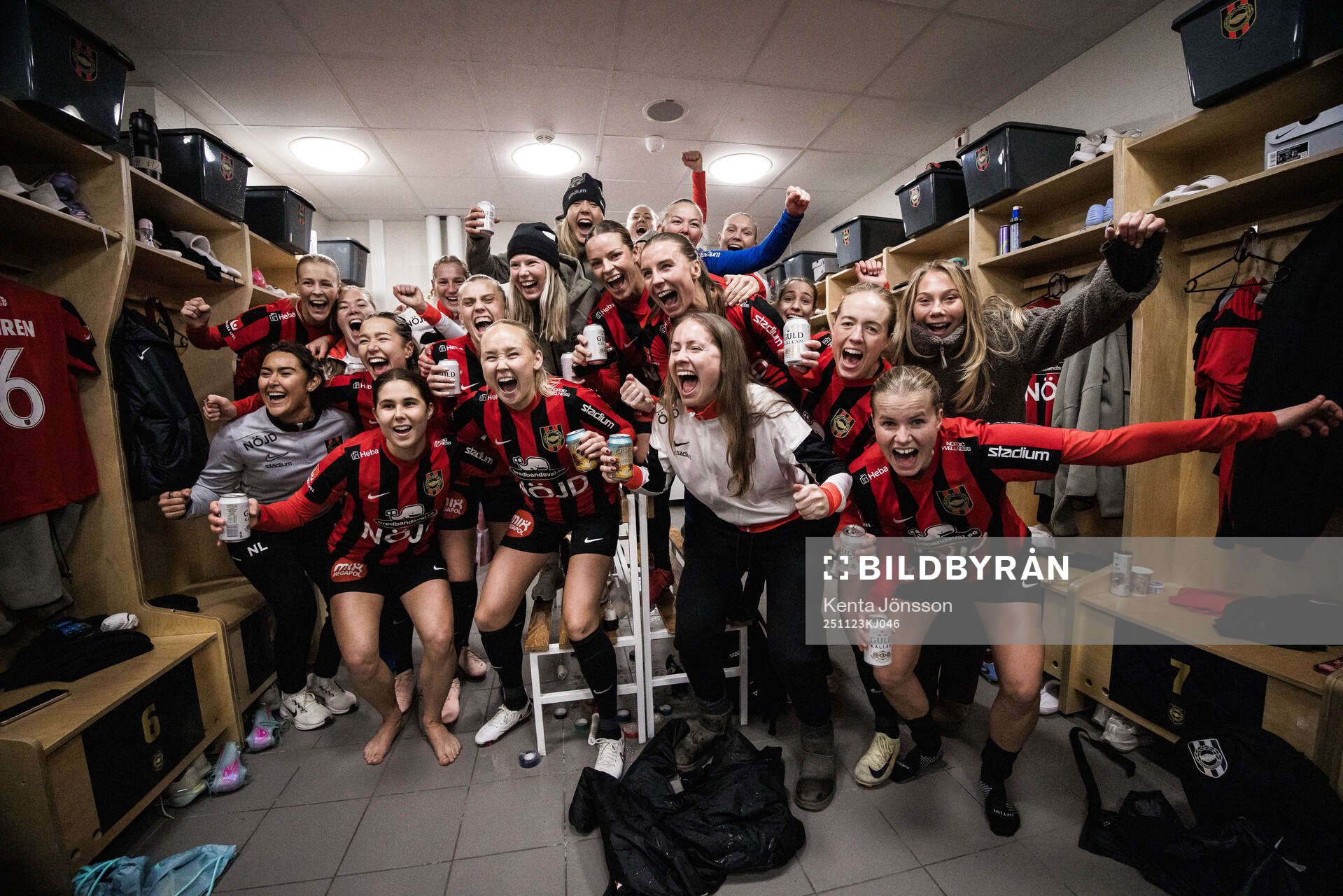 Brommapojkarnas spelare jublar