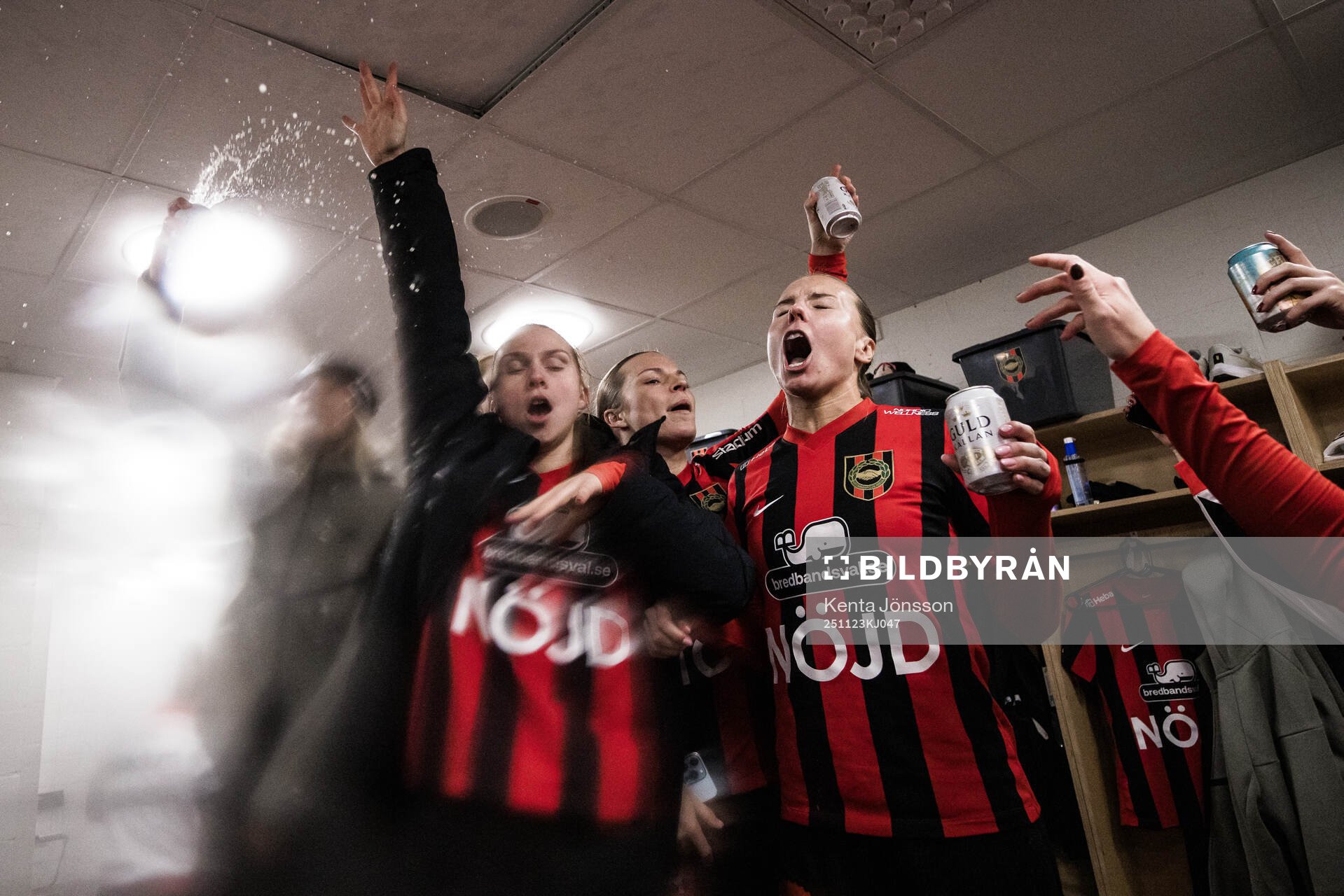 Brommapojkarnas spelare jublar