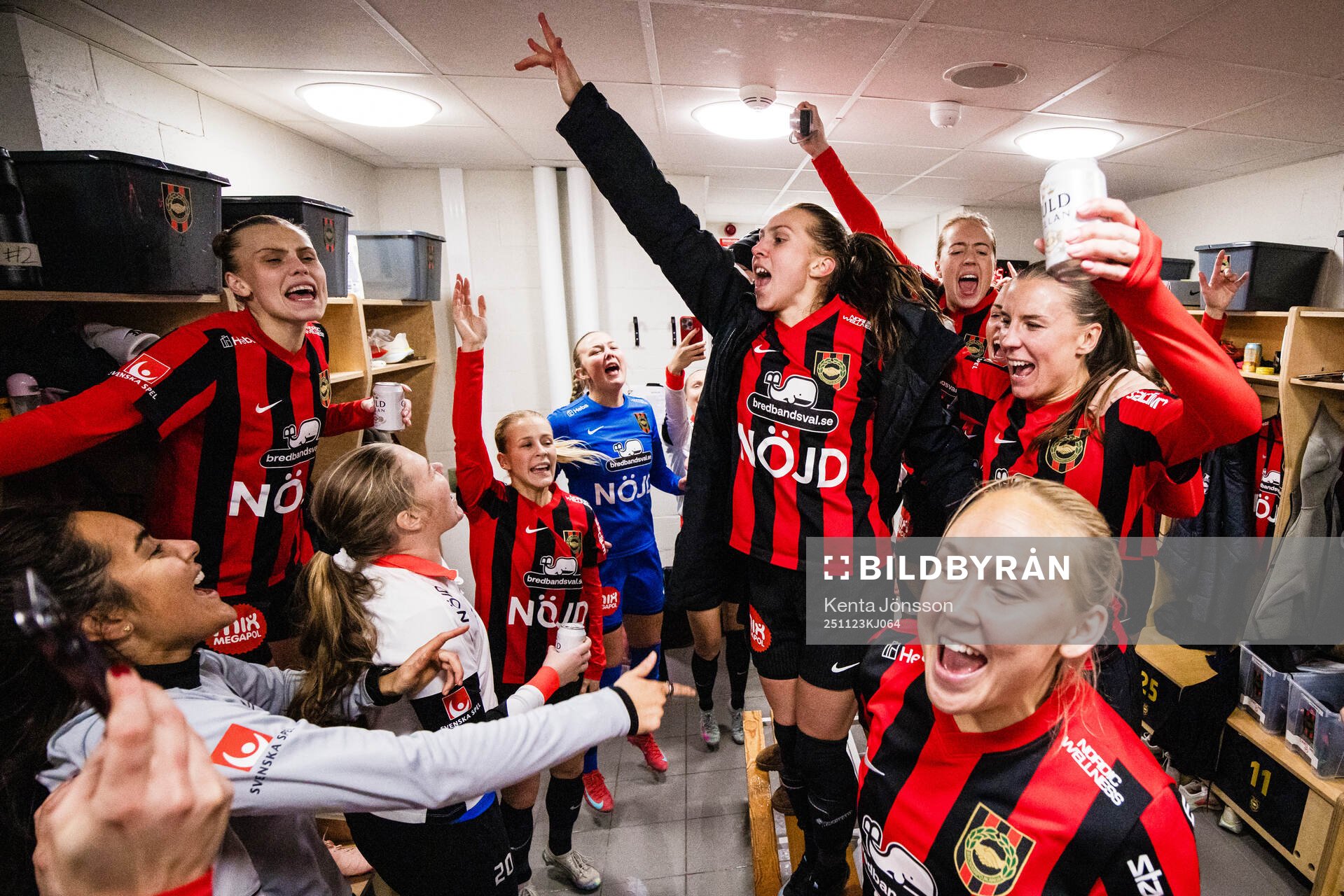 Brommapojkarnas Amanda Wulff, målvakt Emilia Johansson,