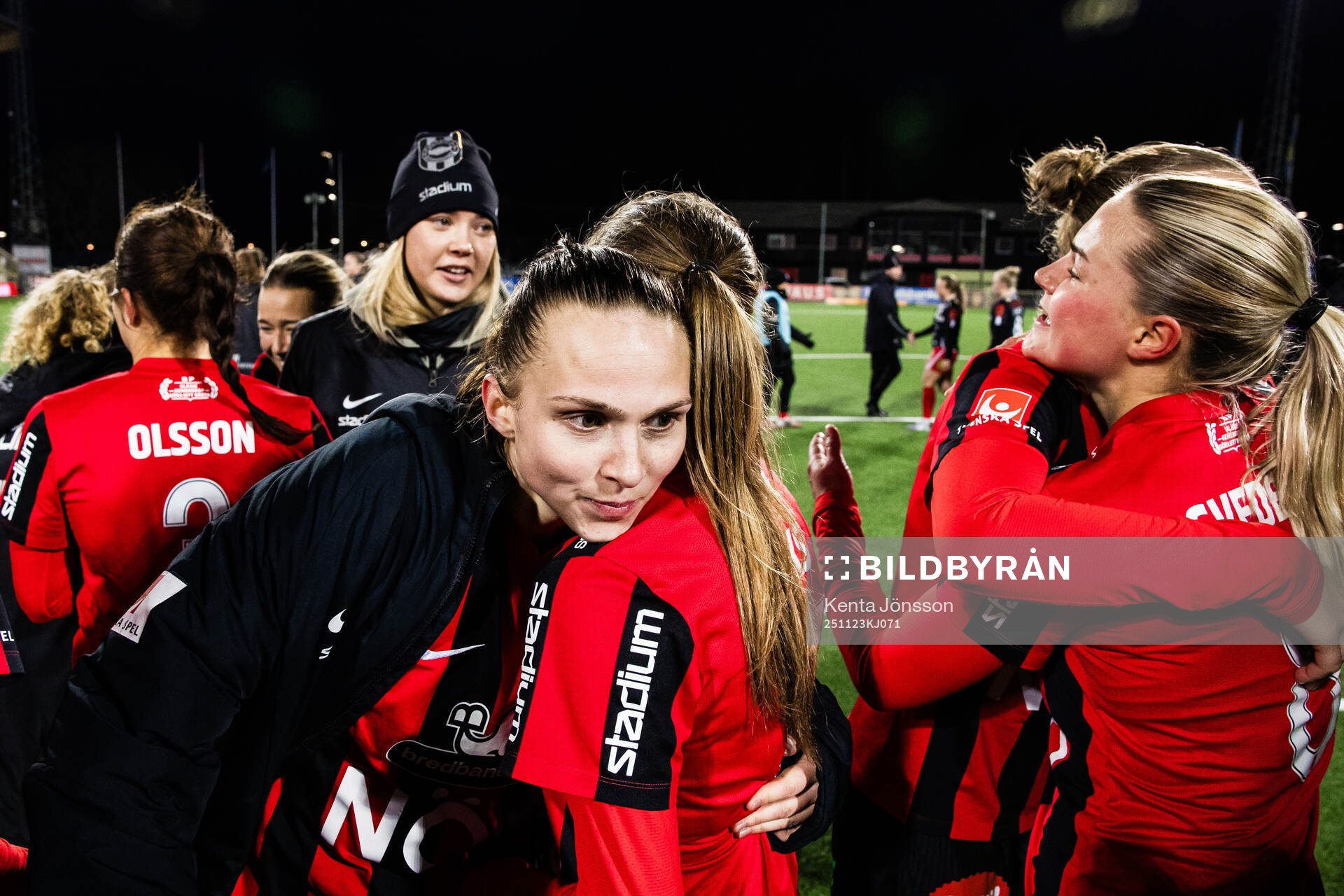 Brommapojkarnas Frida Thörnqvist jublar
