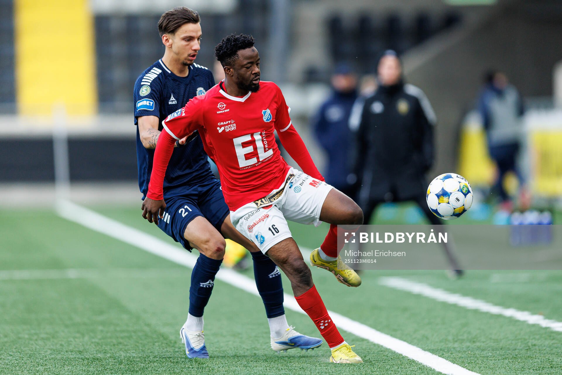 Utsiktens Kevin Rodeblad Lowe och Norrbys Azeez Temitope