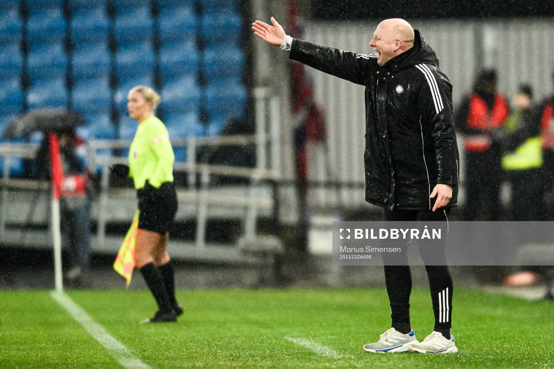 Head coach Nils Lexerød of Vålerenga