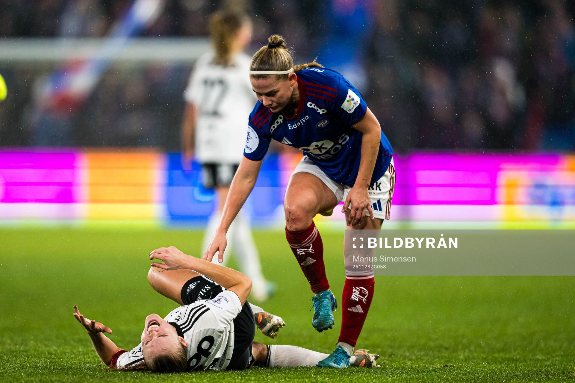 Elin Sørum of Rosenborg and Sædis Run Heidarsdottir of