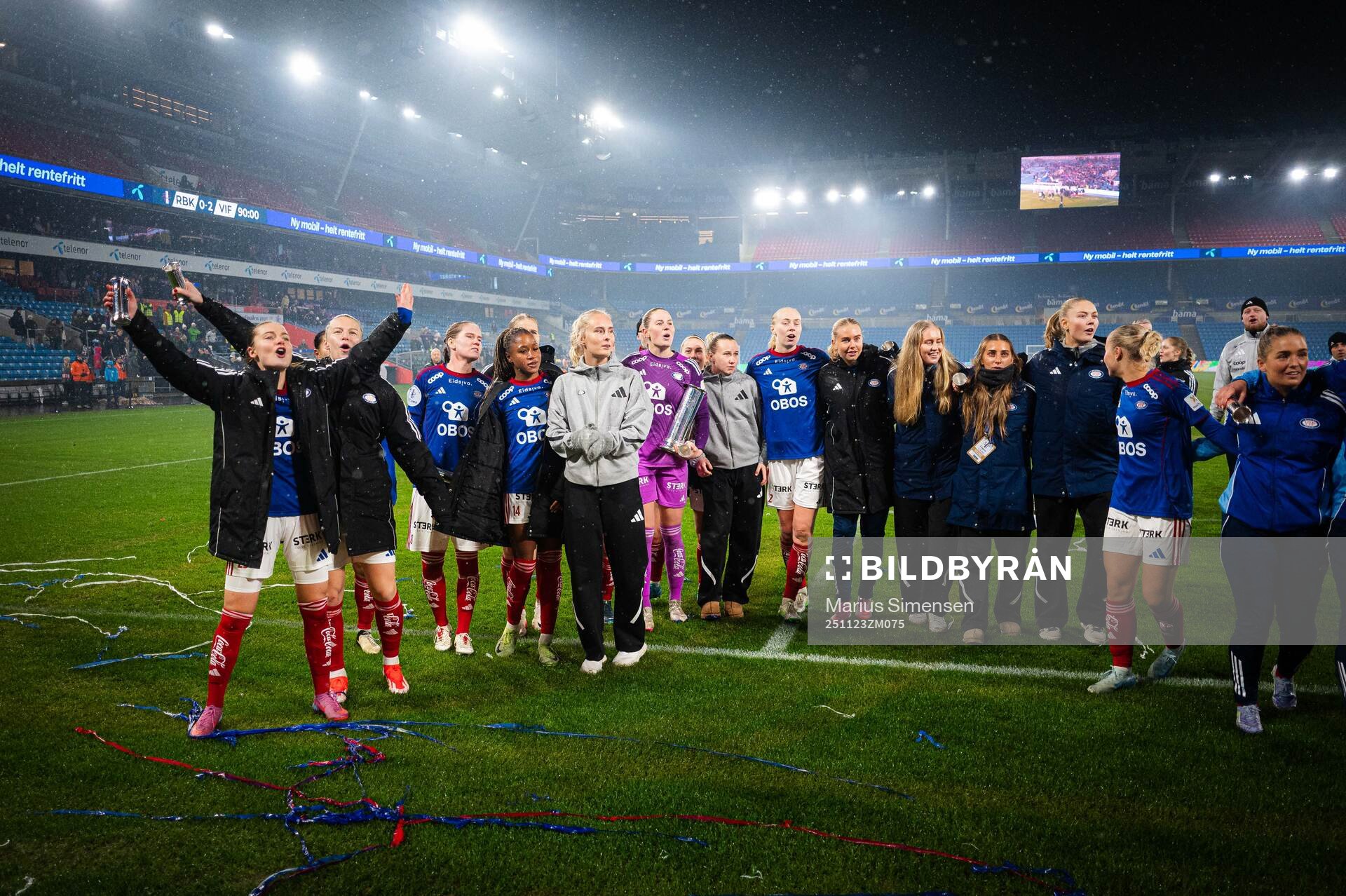 Players of Vålerenga celebrates with the trophy