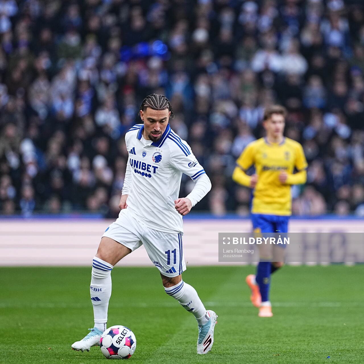 KØBENHAVN, DANMARK - 23. NOVEMBER 2025: Jordan Larsson FCK