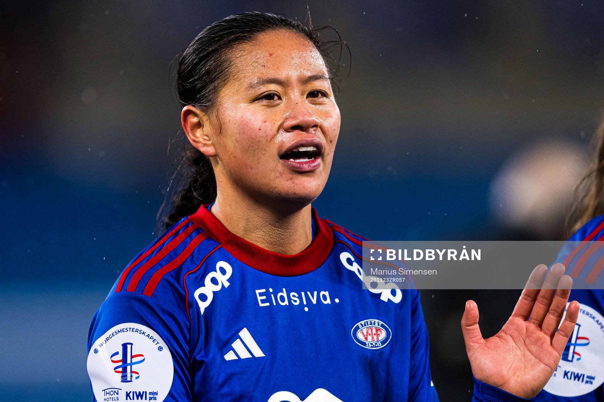 Ylinn Tennebø of Vålerenga celebrates