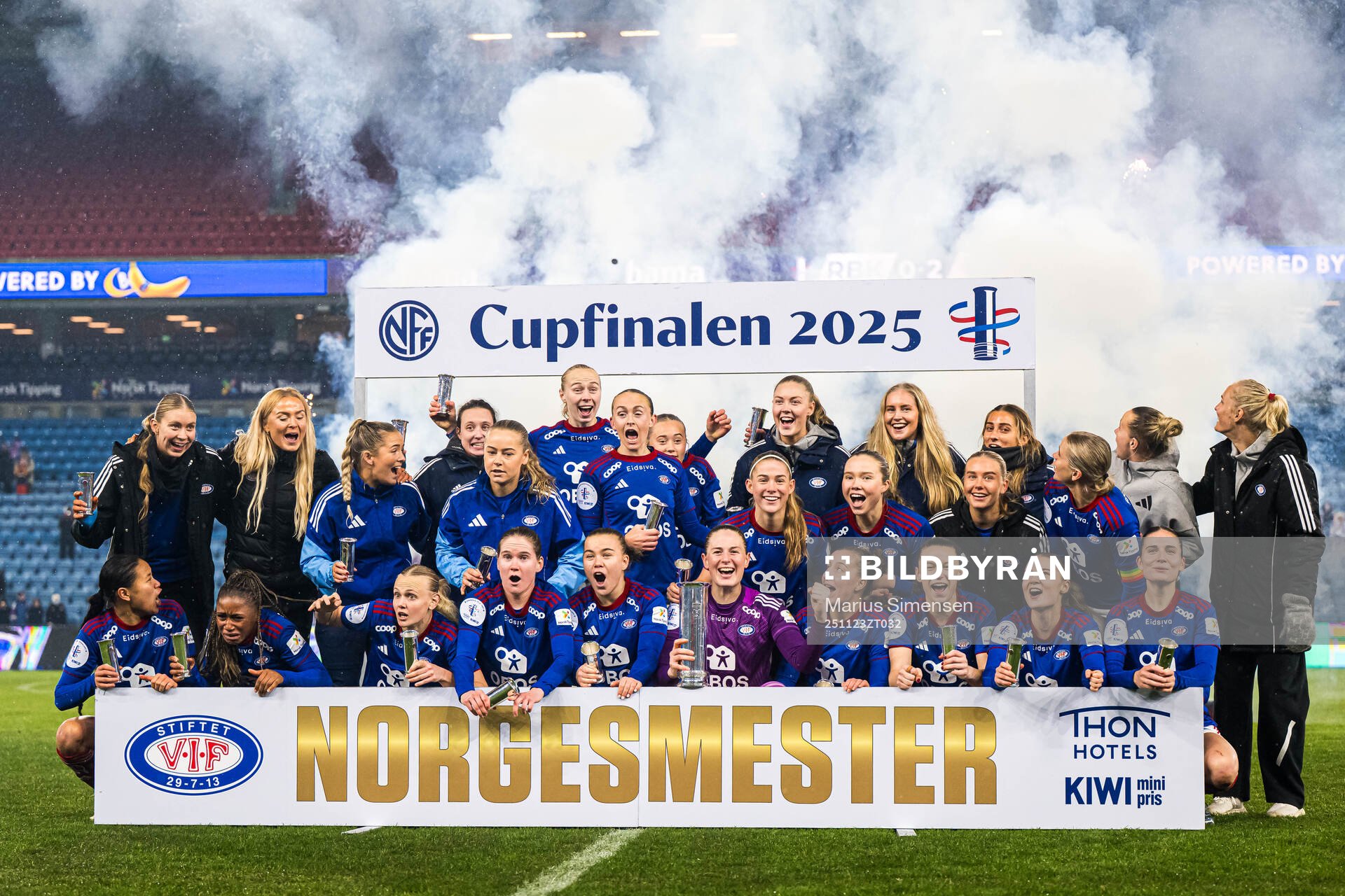 Players of Vålerenga celebrates with the trophy