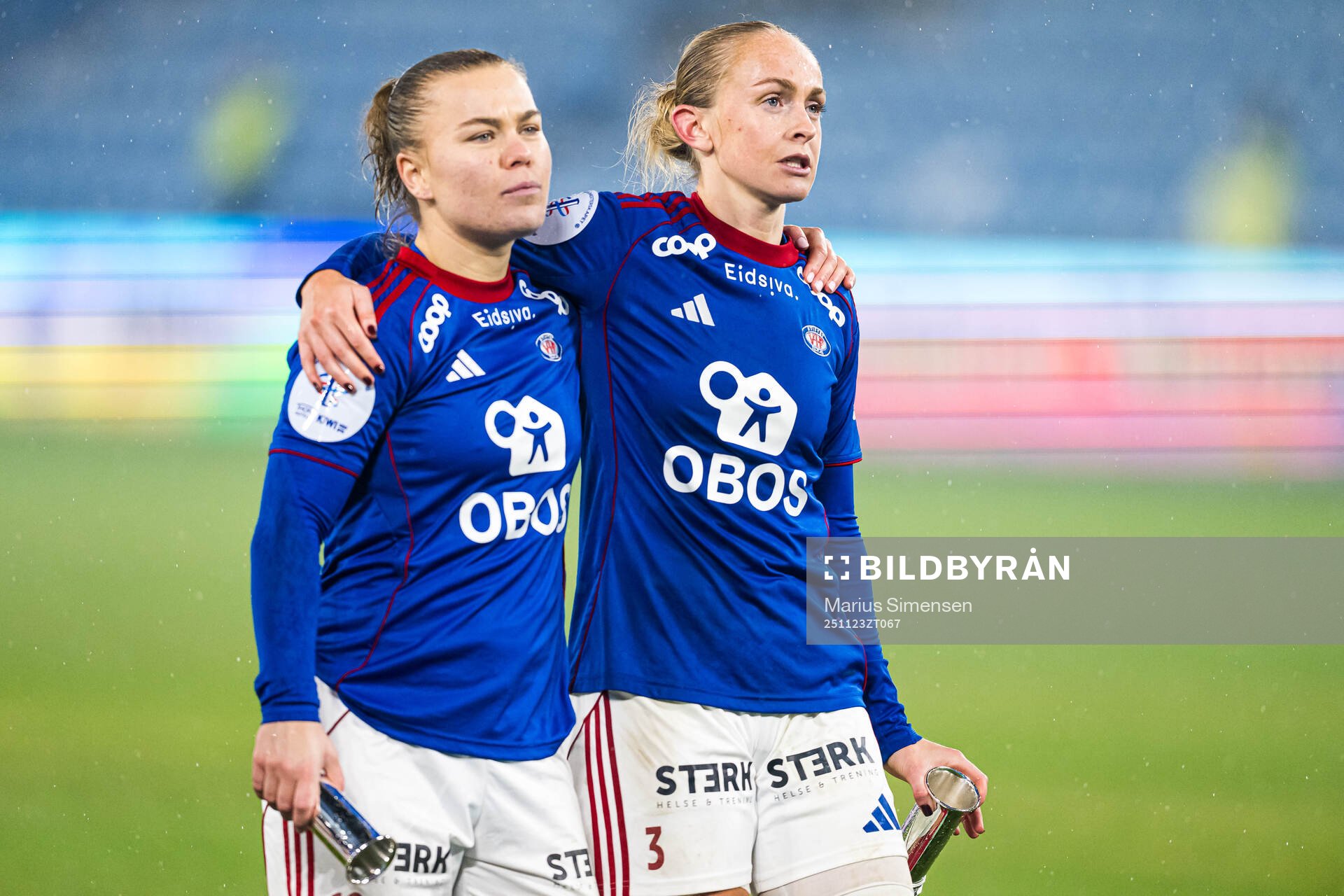Olaug Tvedten and Michaela Kovacs of Vålerenga celebrates