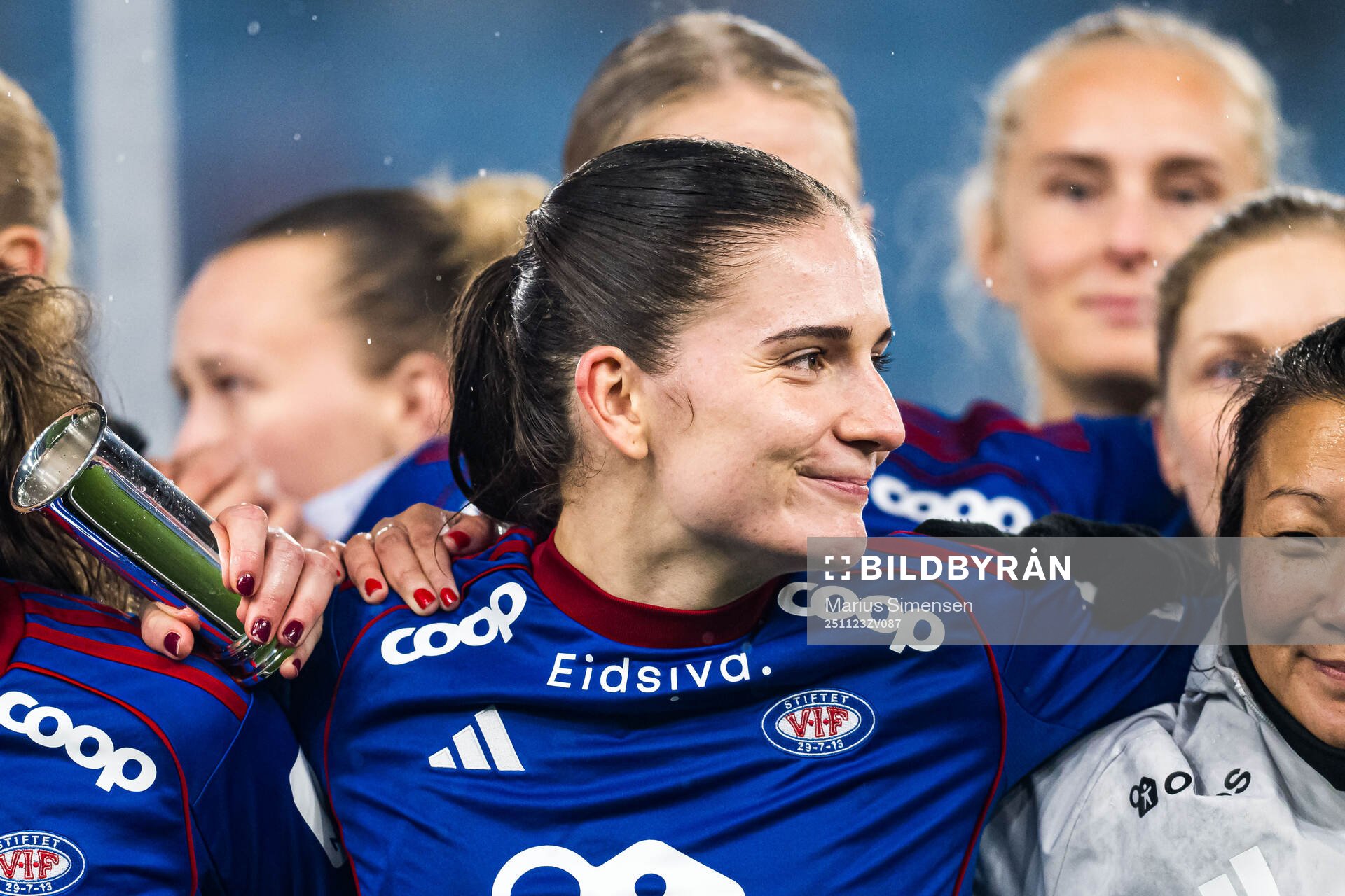 Naina Maria Inauen of Vålerenga celebrates