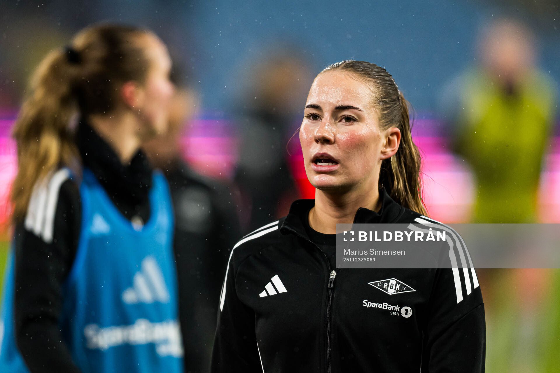 Ine Strømstad Berre of Rosenborg warms up