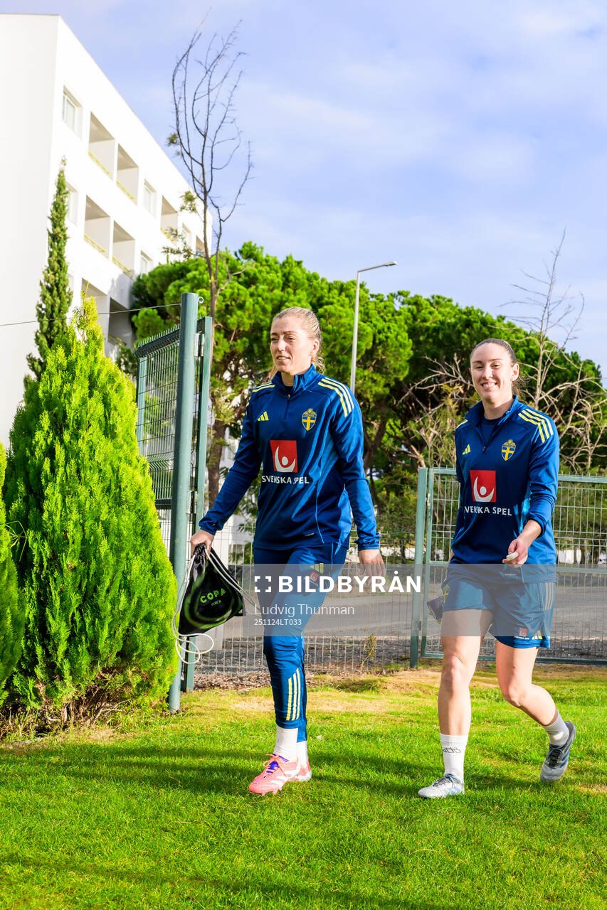 Linda Sembrant and Goalkeeper Moa Öhman of the women's