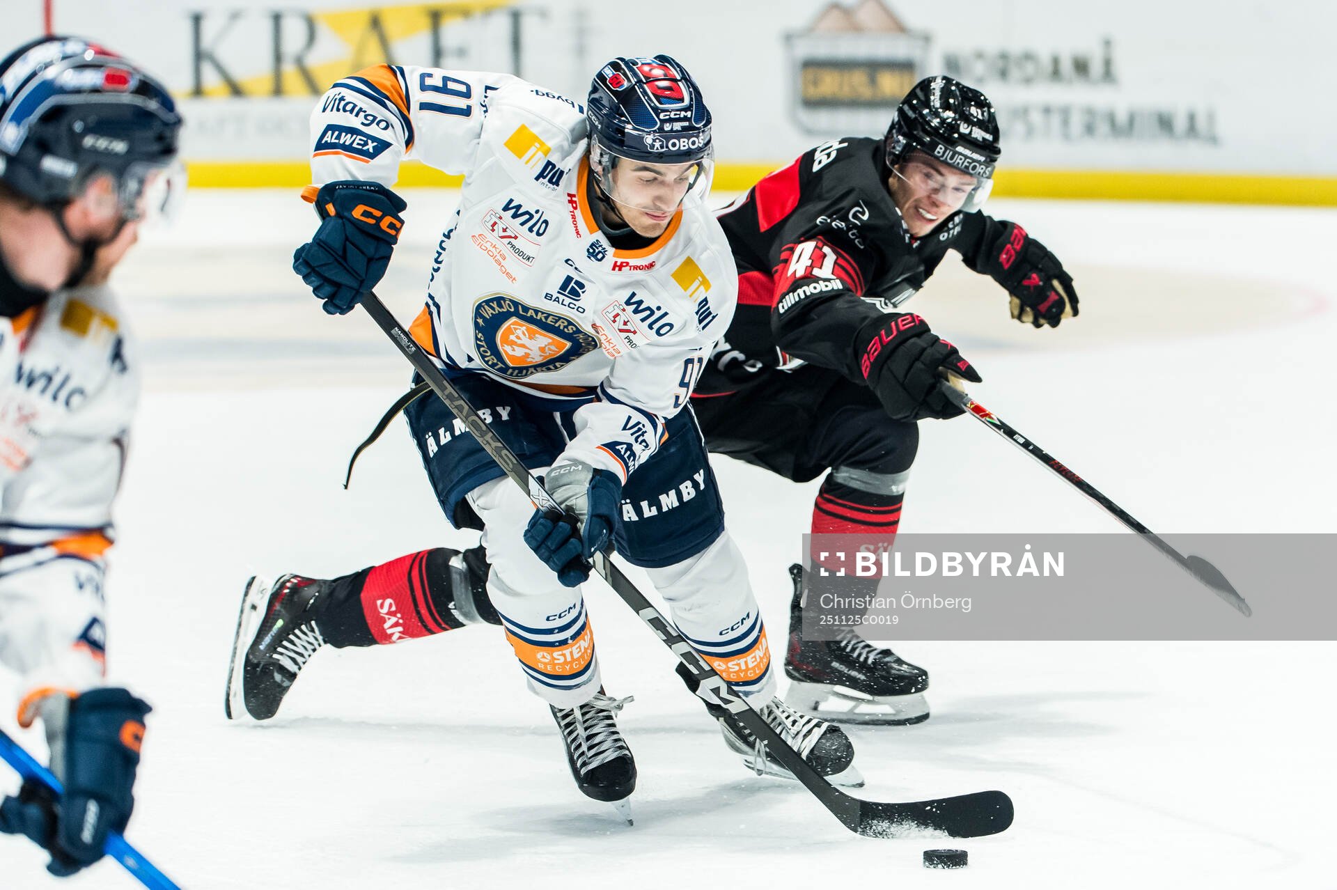 Växjös Felix Robert och Malmö Redhawks Isac Born