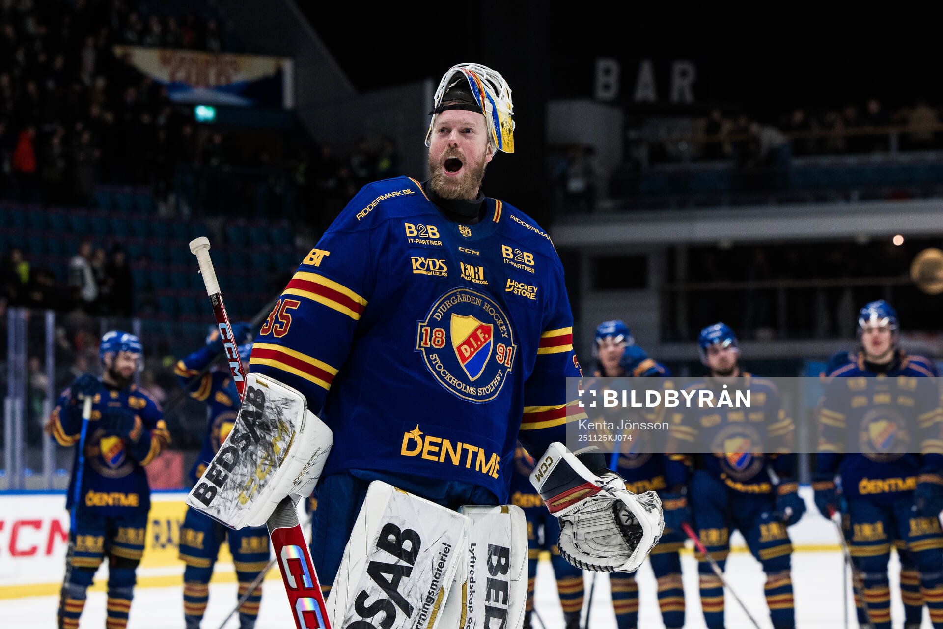 Djurgårdens målvakt Magnus Hellberg jublar