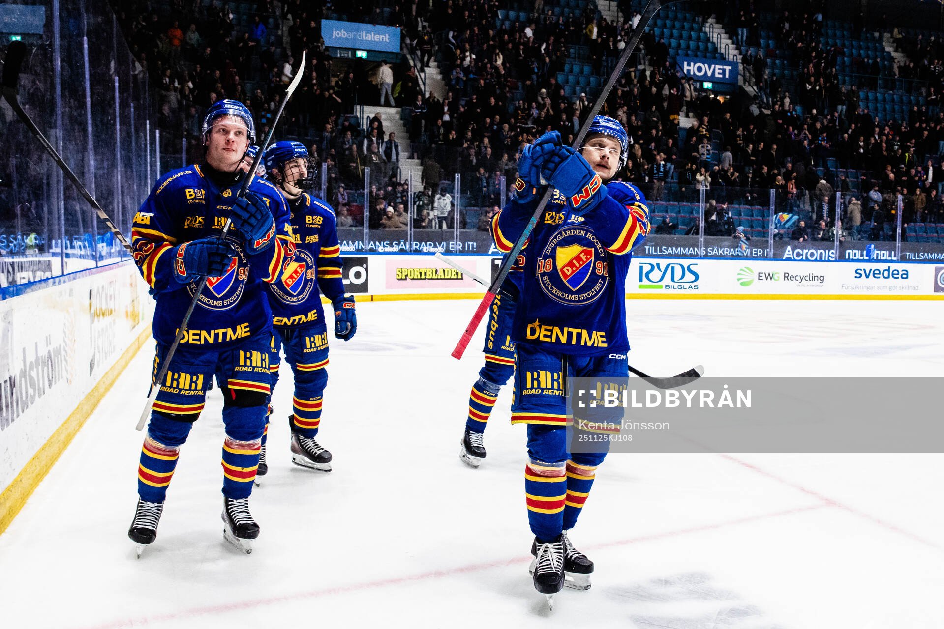 Djurgårdens David Blomgren och Jesper Pettersson jublar