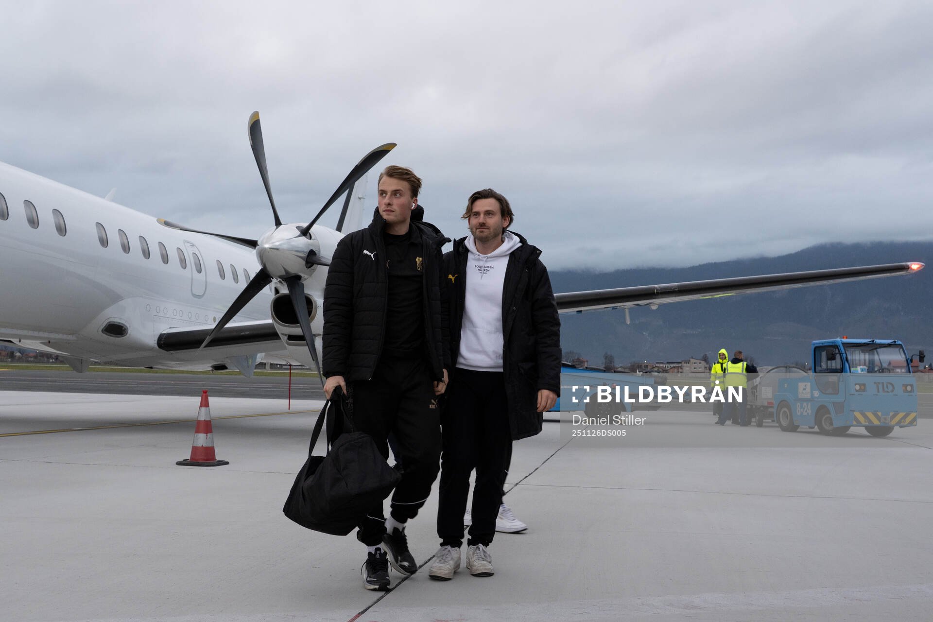 Häckens Sigge Jansson och Players manager Max Bergstrand