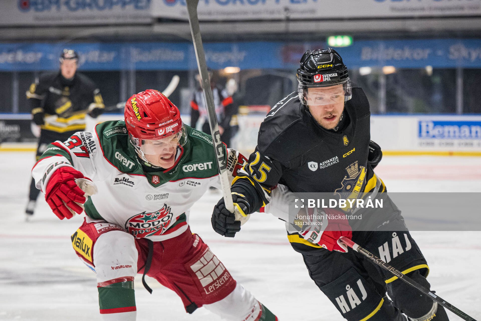 Modos Viktor Persson och AIKs Christopher Bengtsson