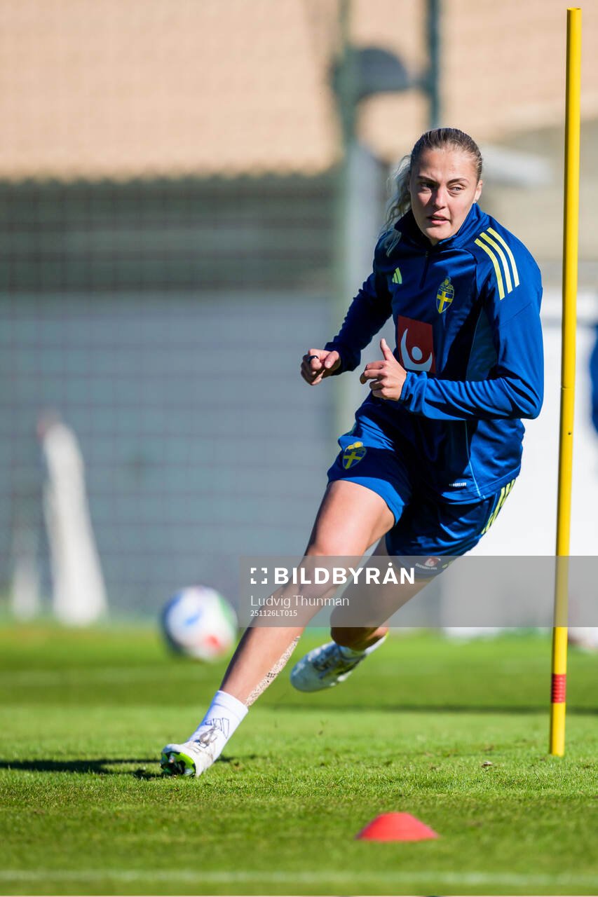 Elma Junttila Nelhage of the women's national football team