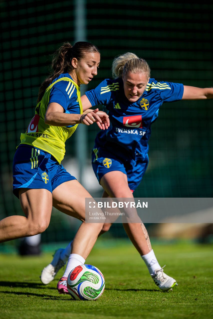 Rosa Kafaji and Elma Junttila Nelhage of the women's