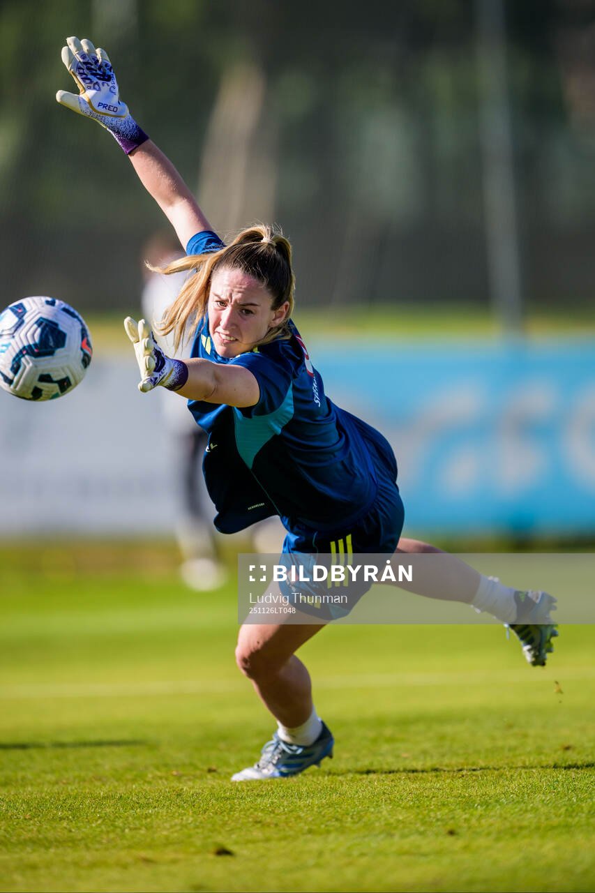 Goalkeeper Moa Öhman of the women's national football team