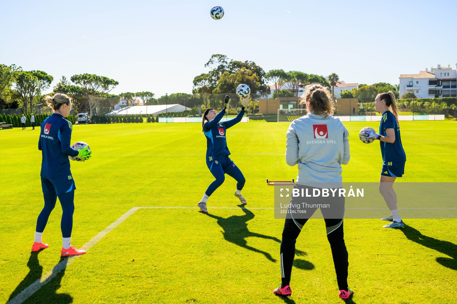 Goalkeeper Jennifer Falk, goalkeeper Moa Öhman, goalkeeper