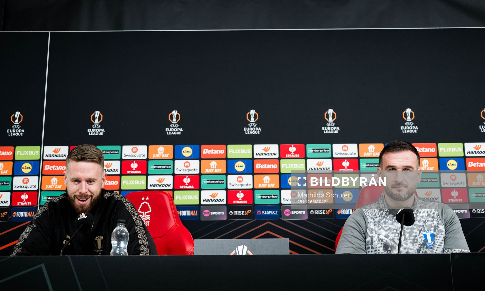 Pontus Jansson and Head coach Anes Mravac