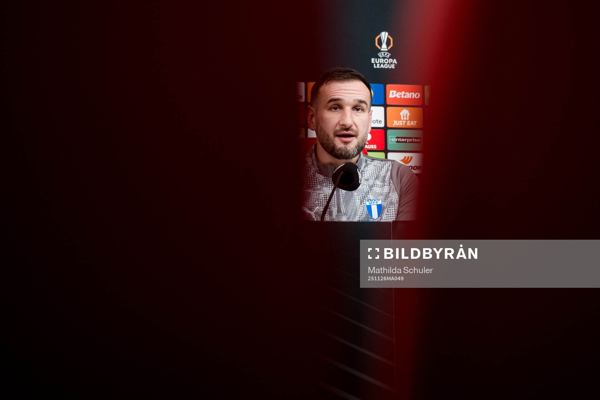 Head coach Anes Mravac and